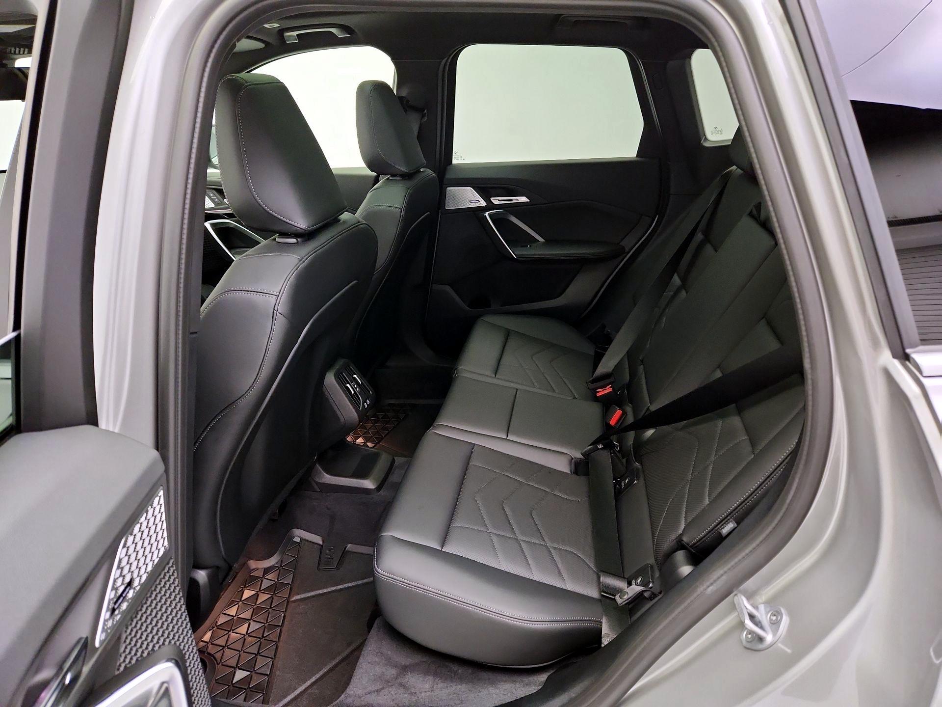 Thumbnail: 2025 BMW X1 - 20