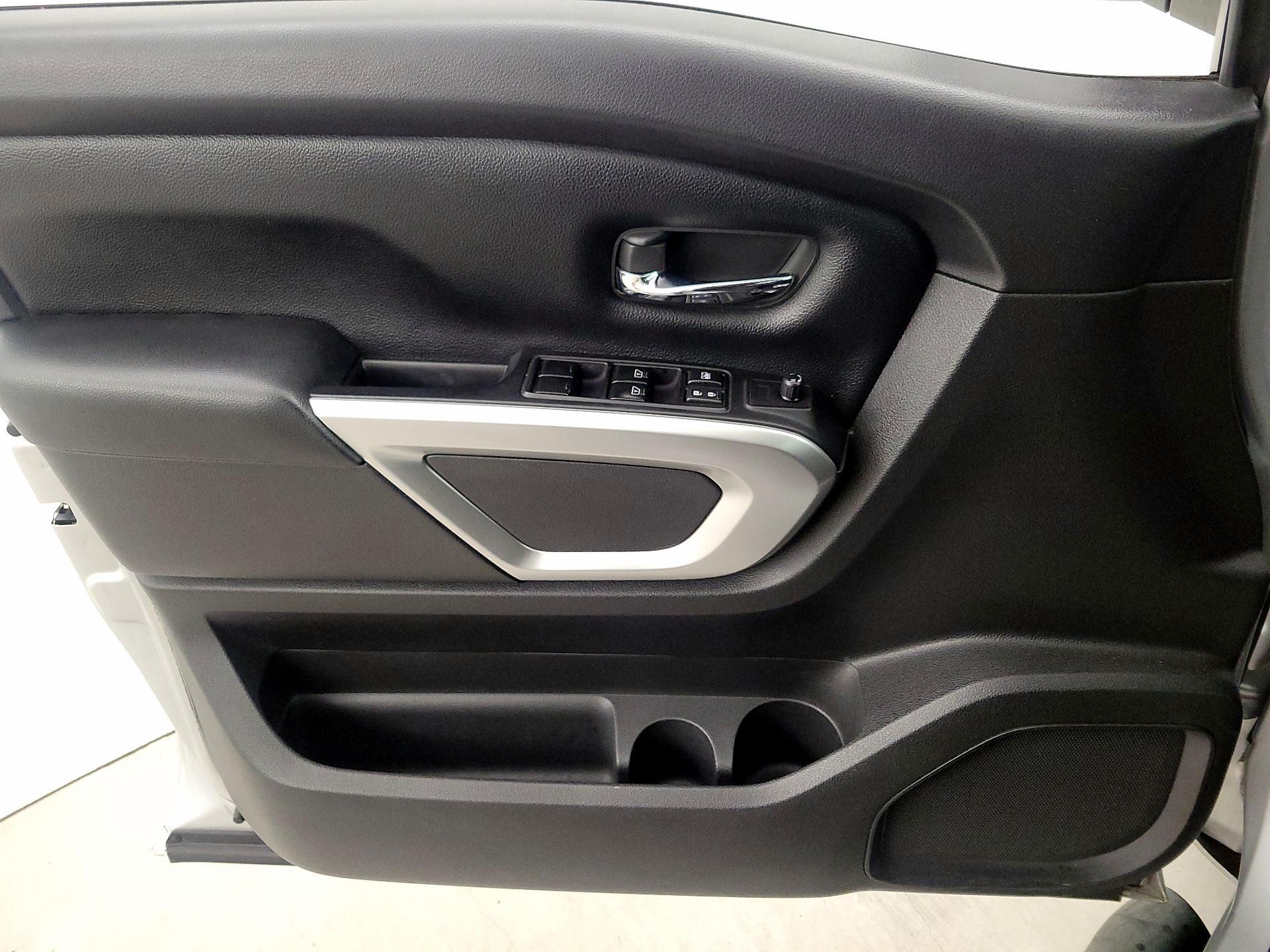 Thumbnail: 2017 Nissan Titan - 12