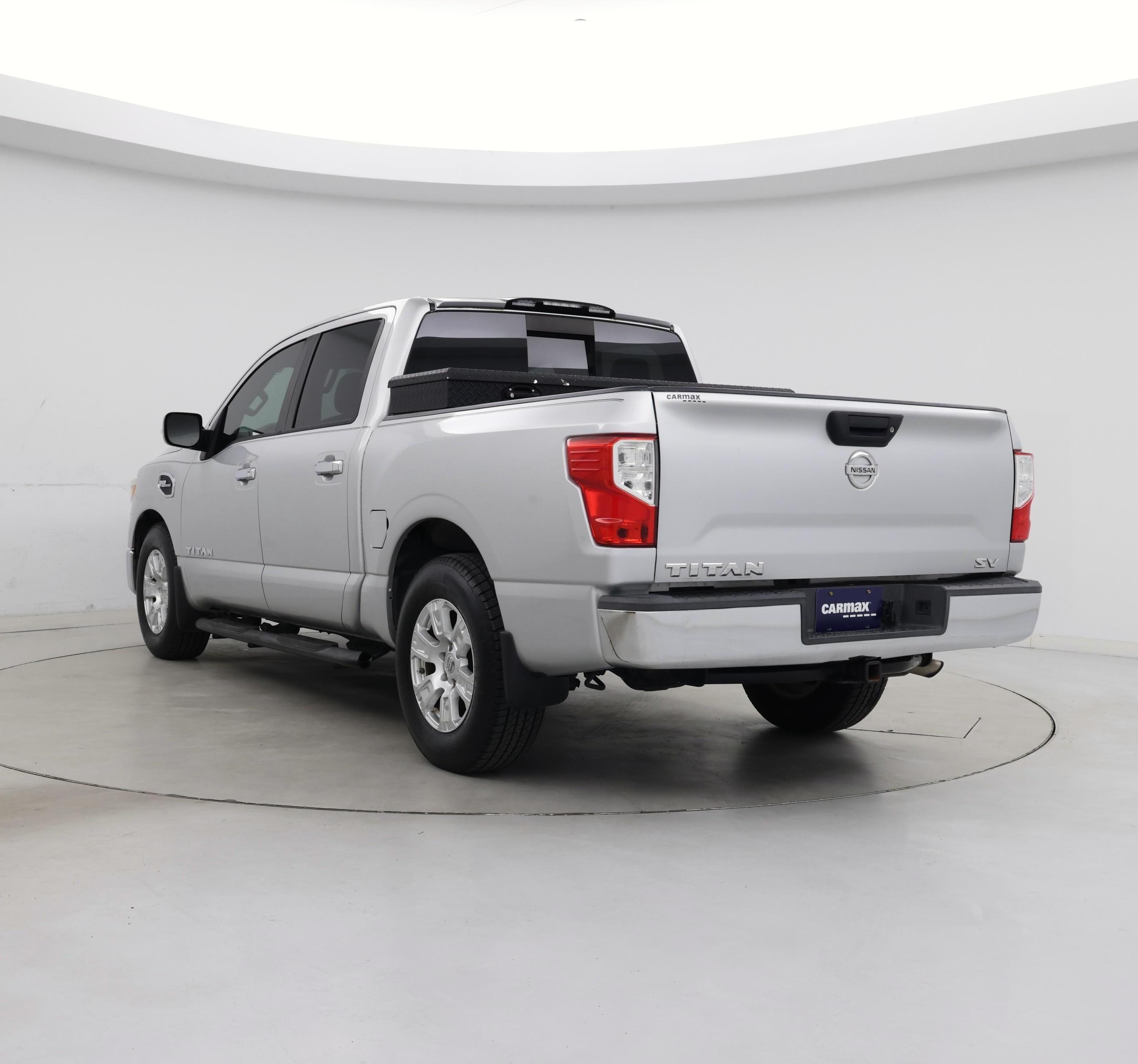 Thumbnail: 2017 Nissan Titan - 2