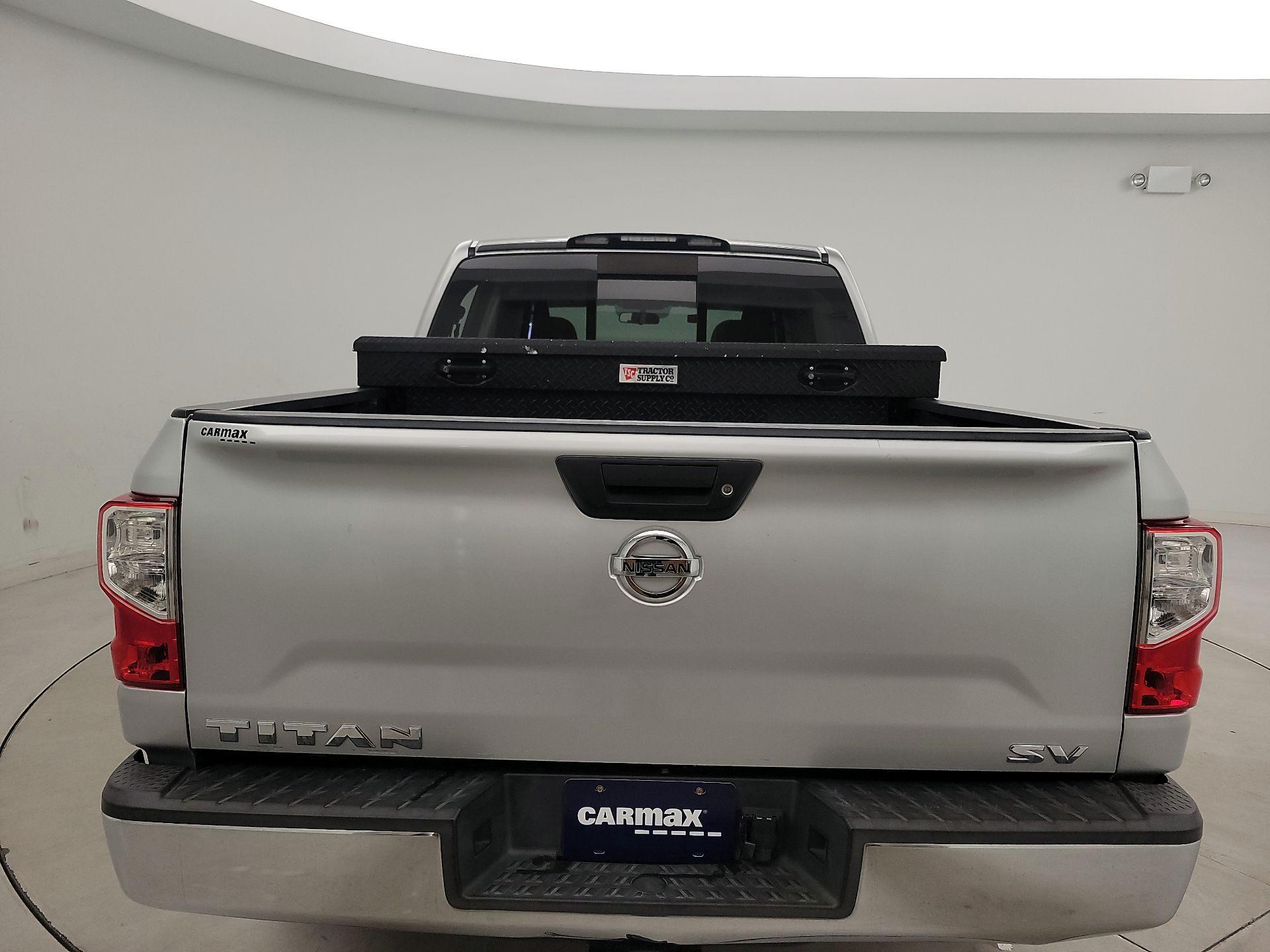 Thumbnail: 2017 Nissan Titan - 19