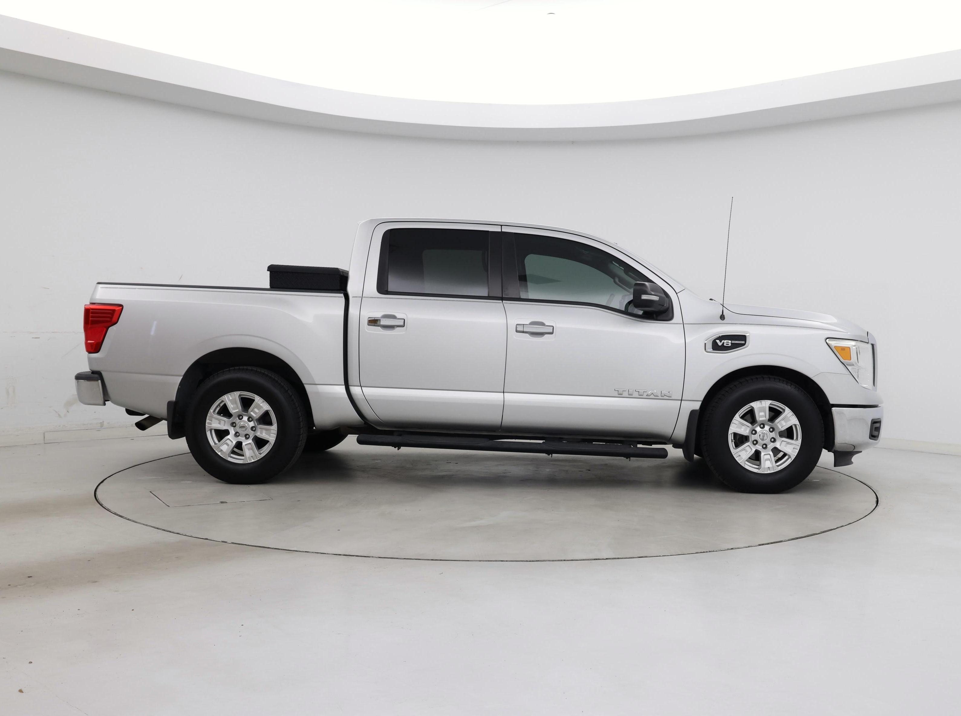 Thumbnail: 2017 Nissan Titan - 7