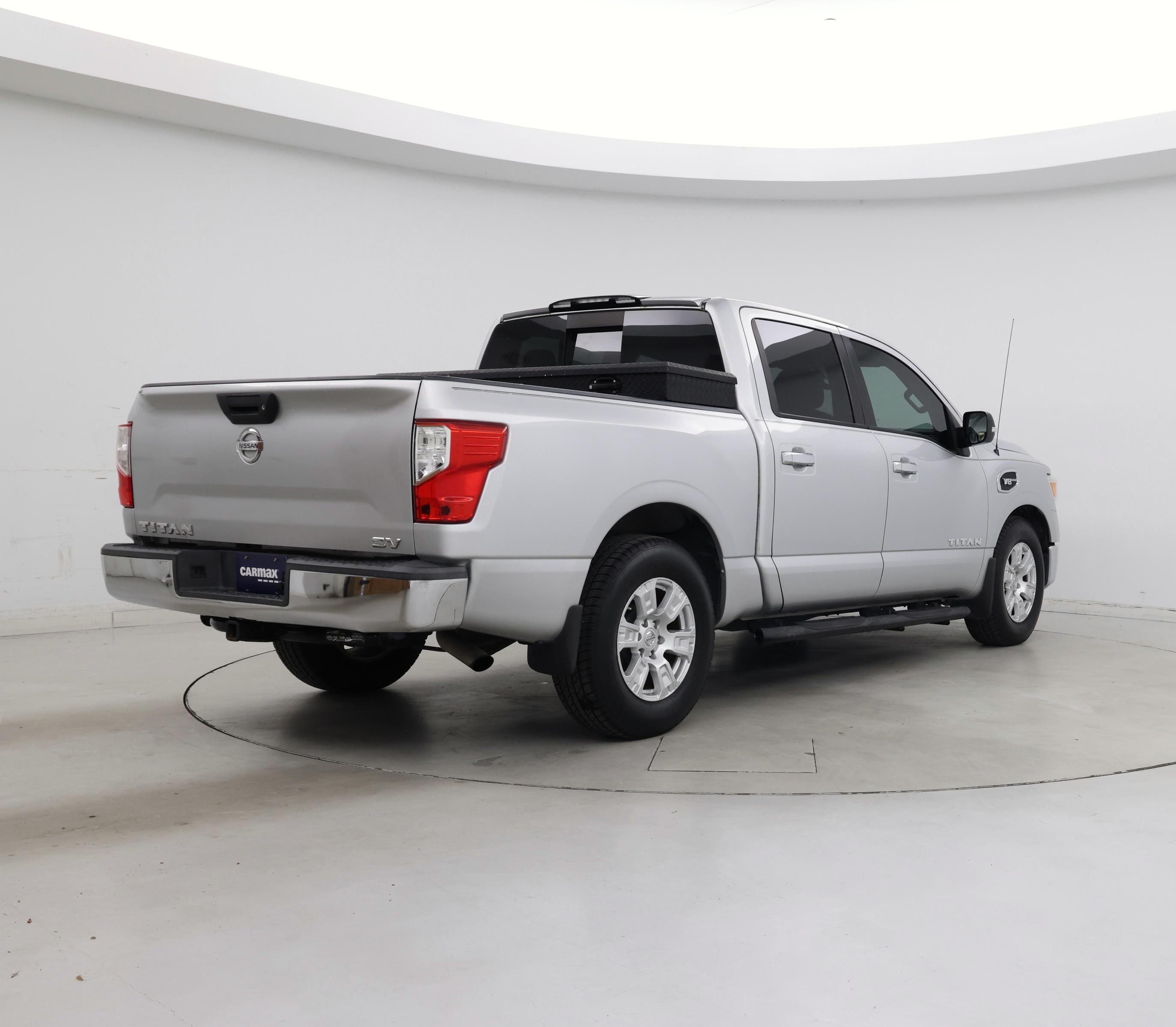 Thumbnail: 2017 Nissan Titan - 8