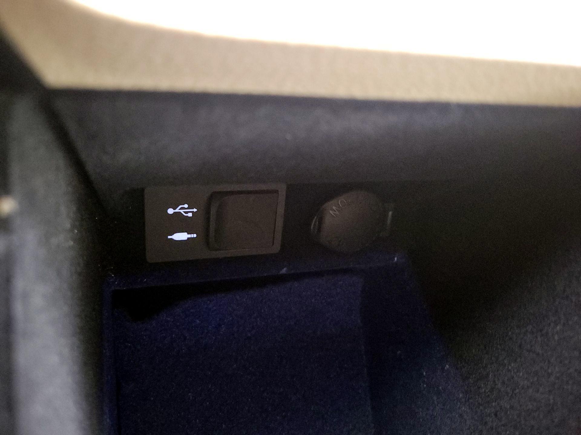 Thumbnail: 2014 Lexus ES - 19