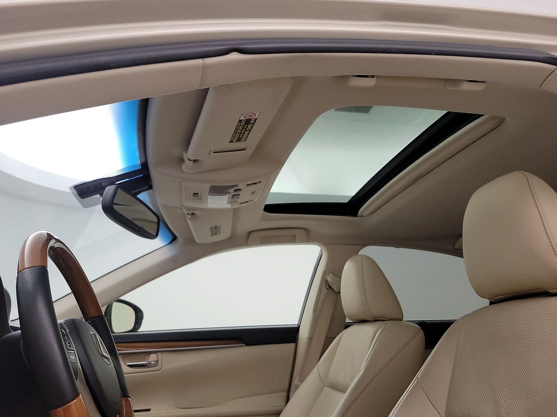 Thumbnail: 2014 Lexus ES - 20