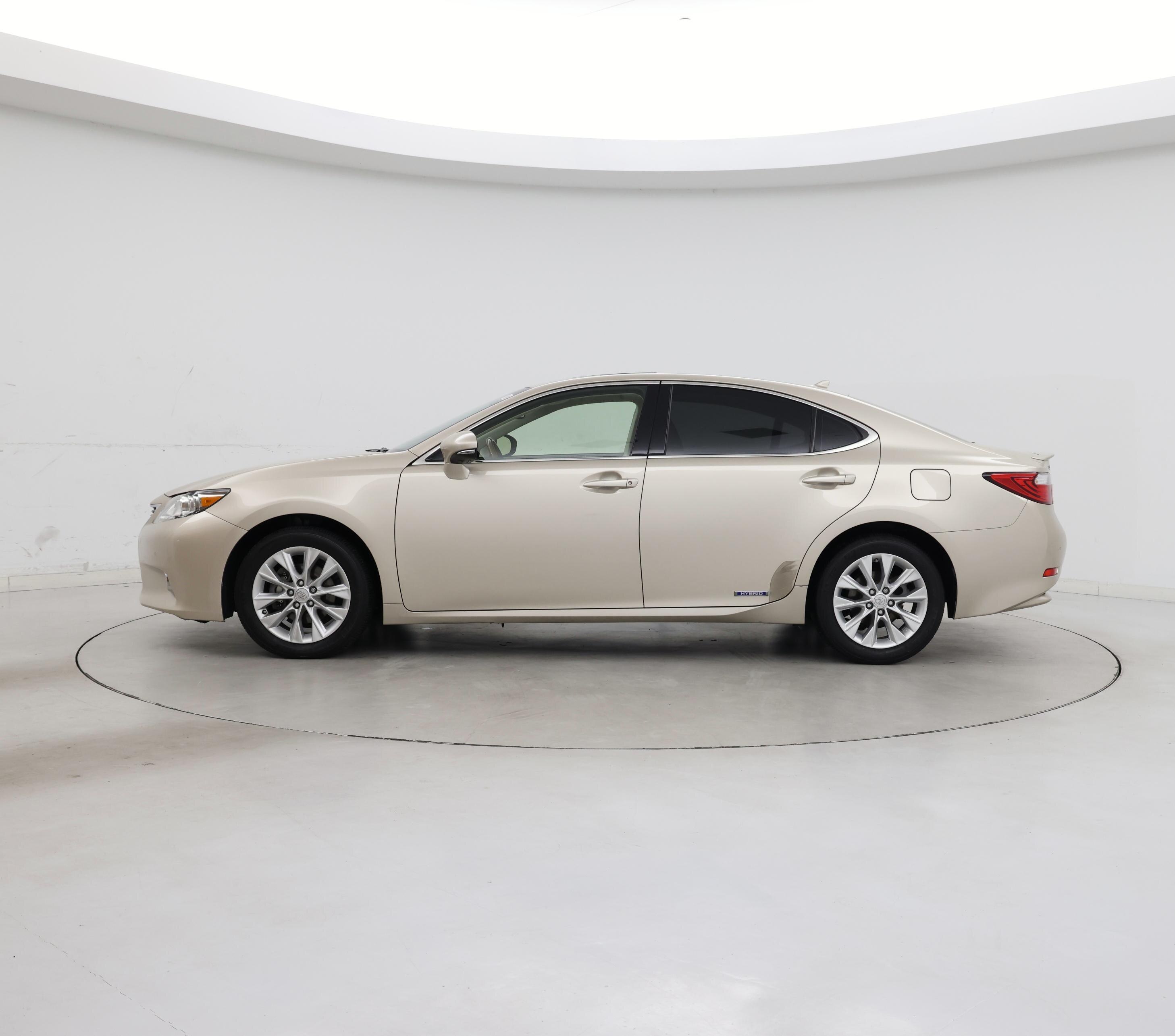 Thumbnail: 2014 Lexus ES - 3