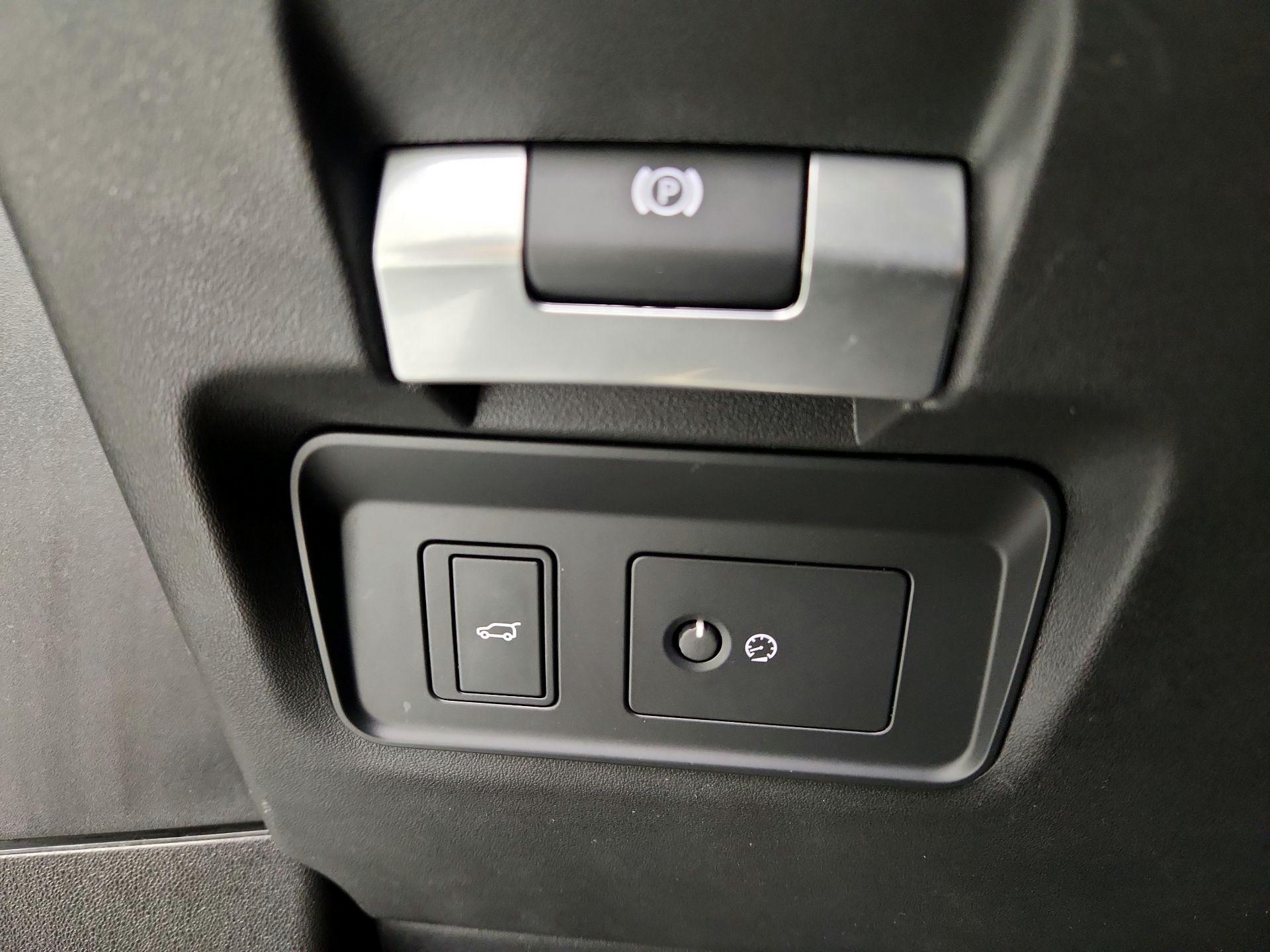 Thumbnail: 2020 Land Rover Range Rover Evoque - 13