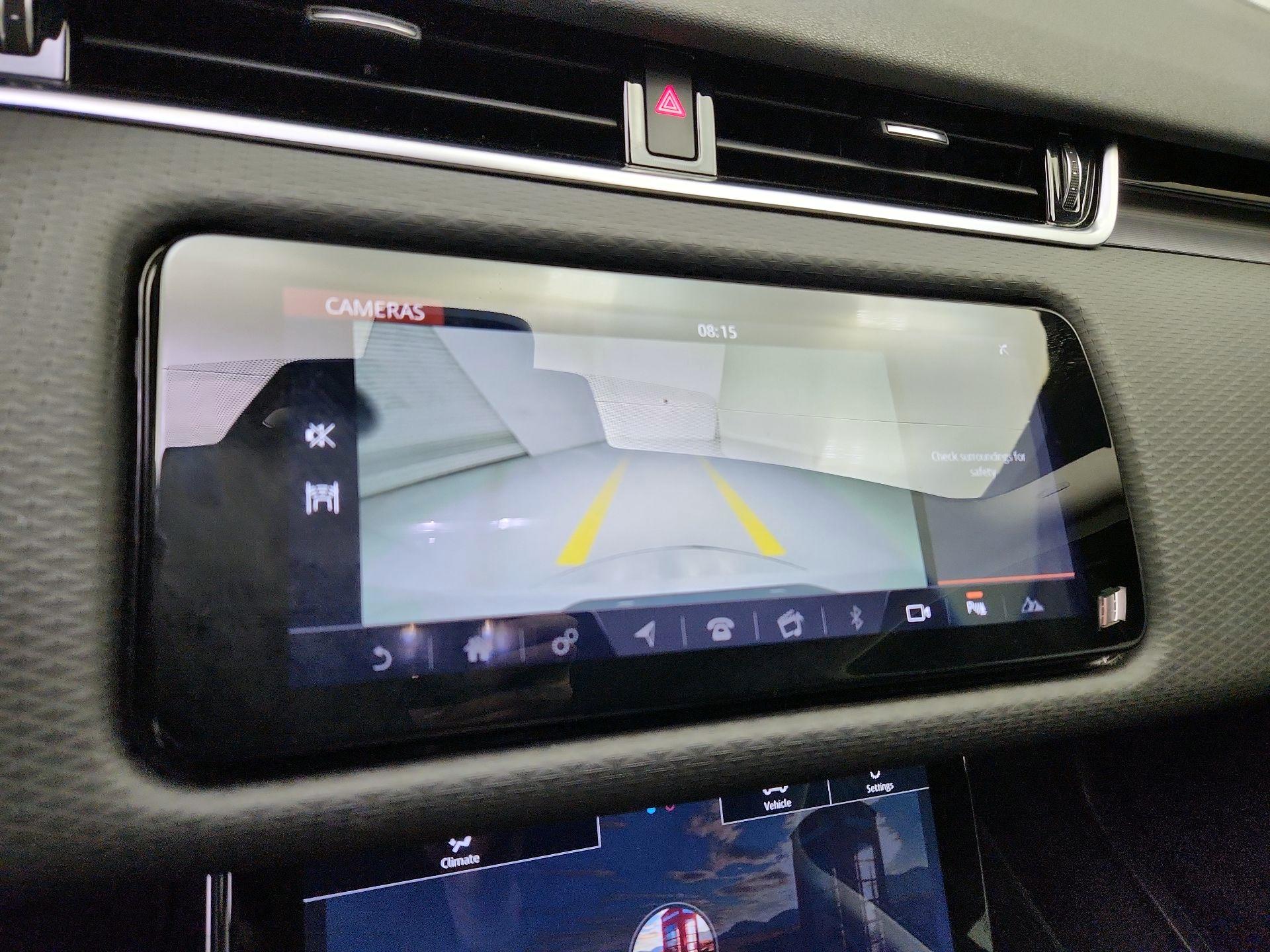 Thumbnail: 2020 Land Rover Range Rover Evoque - 15