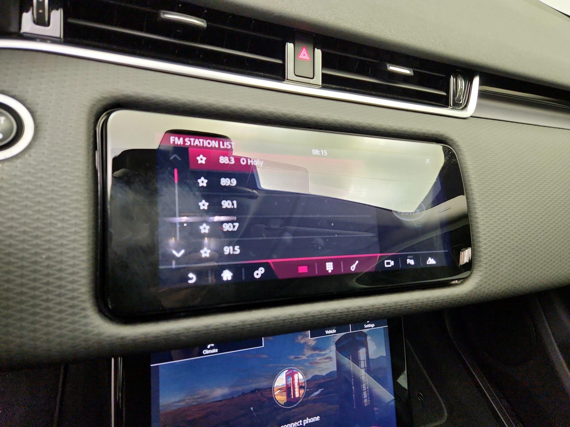 Thumbnail: 2020 Land Rover Range Rover Evoque - 16