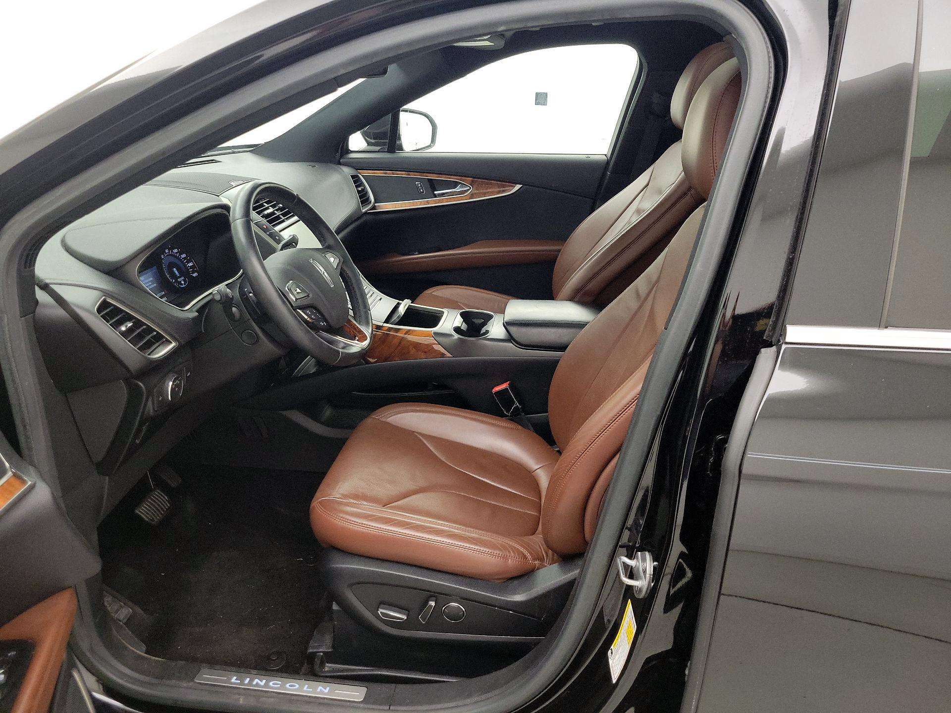 Thumbnail: 2016 Lincoln MKX - 11