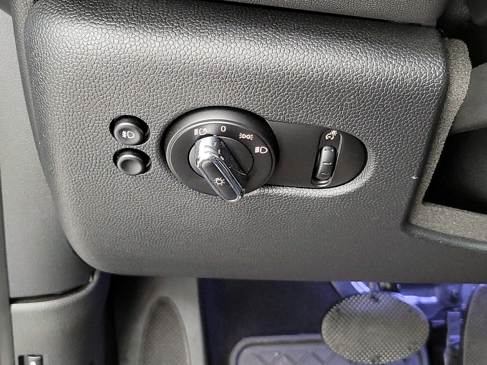 Thumbnail: 2020 MINI Cooper Hardtop - 13