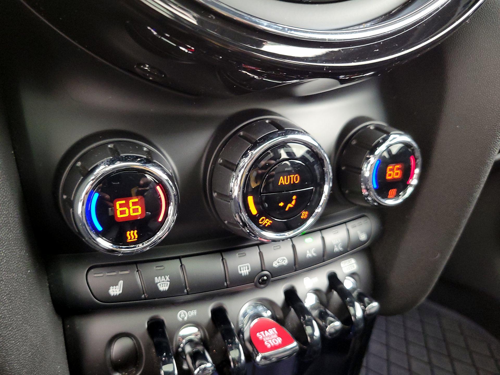 Thumbnail: 2020 MINI Cooper Hardtop - 17