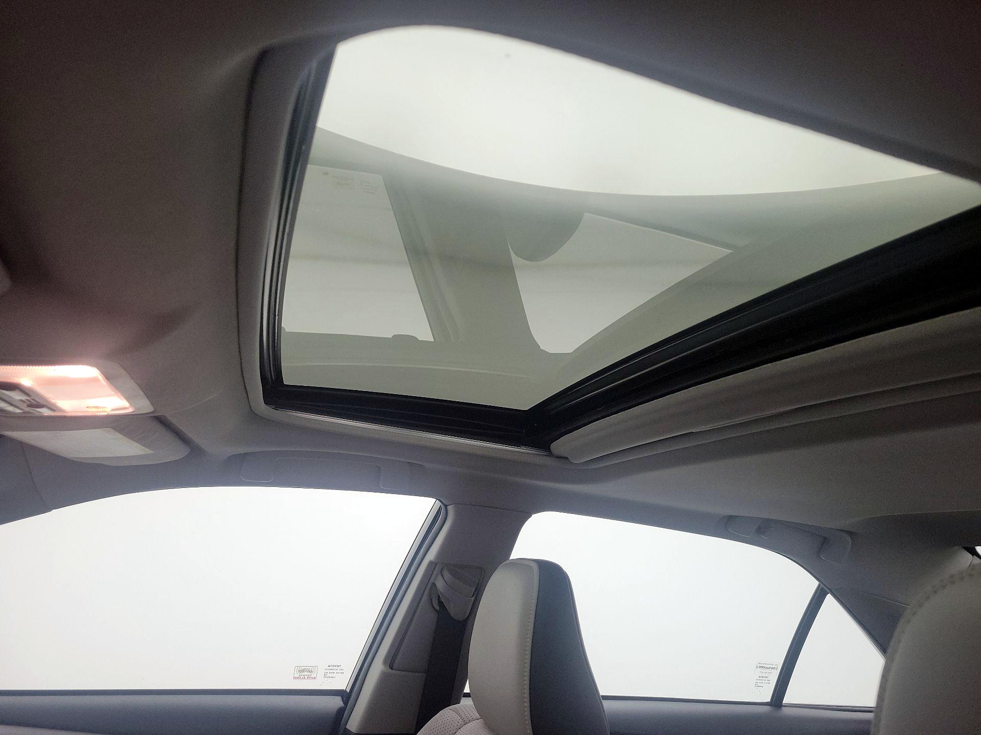 Thumbnail: 2015 Toyota Camry - 20