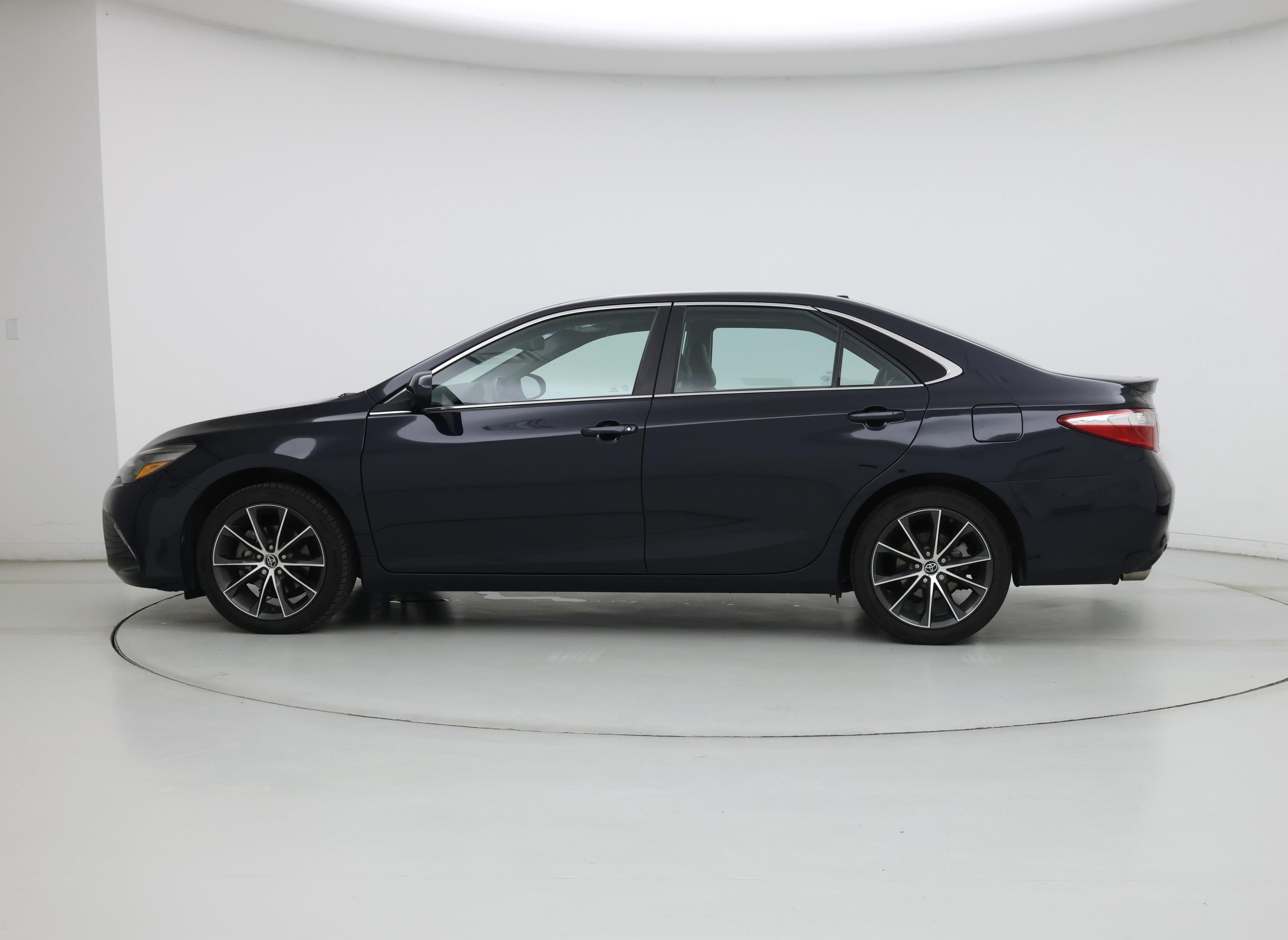 Thumbnail: 2015 Toyota Camry - 3