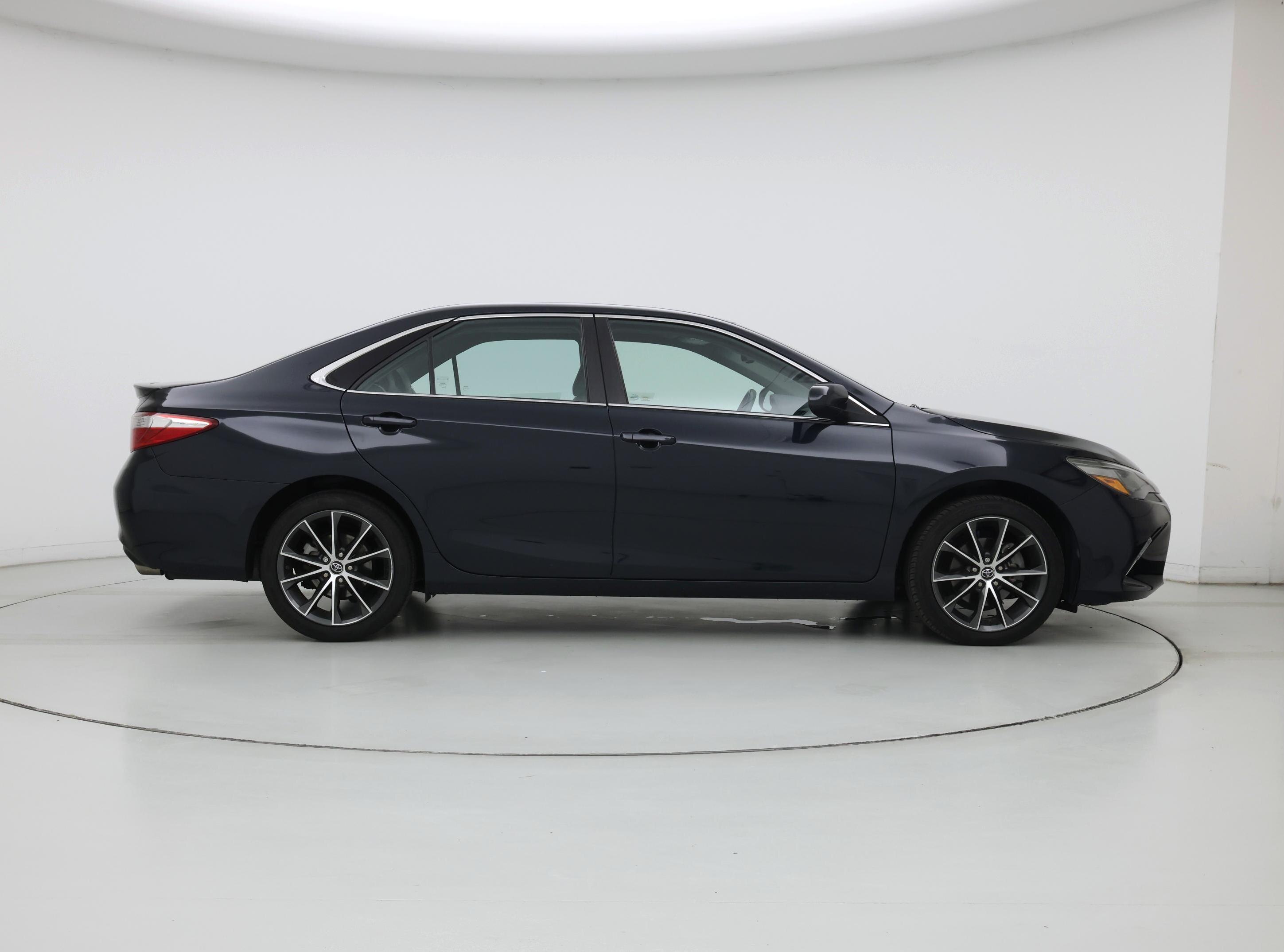 Thumbnail: 2015 Toyota Camry - 7
