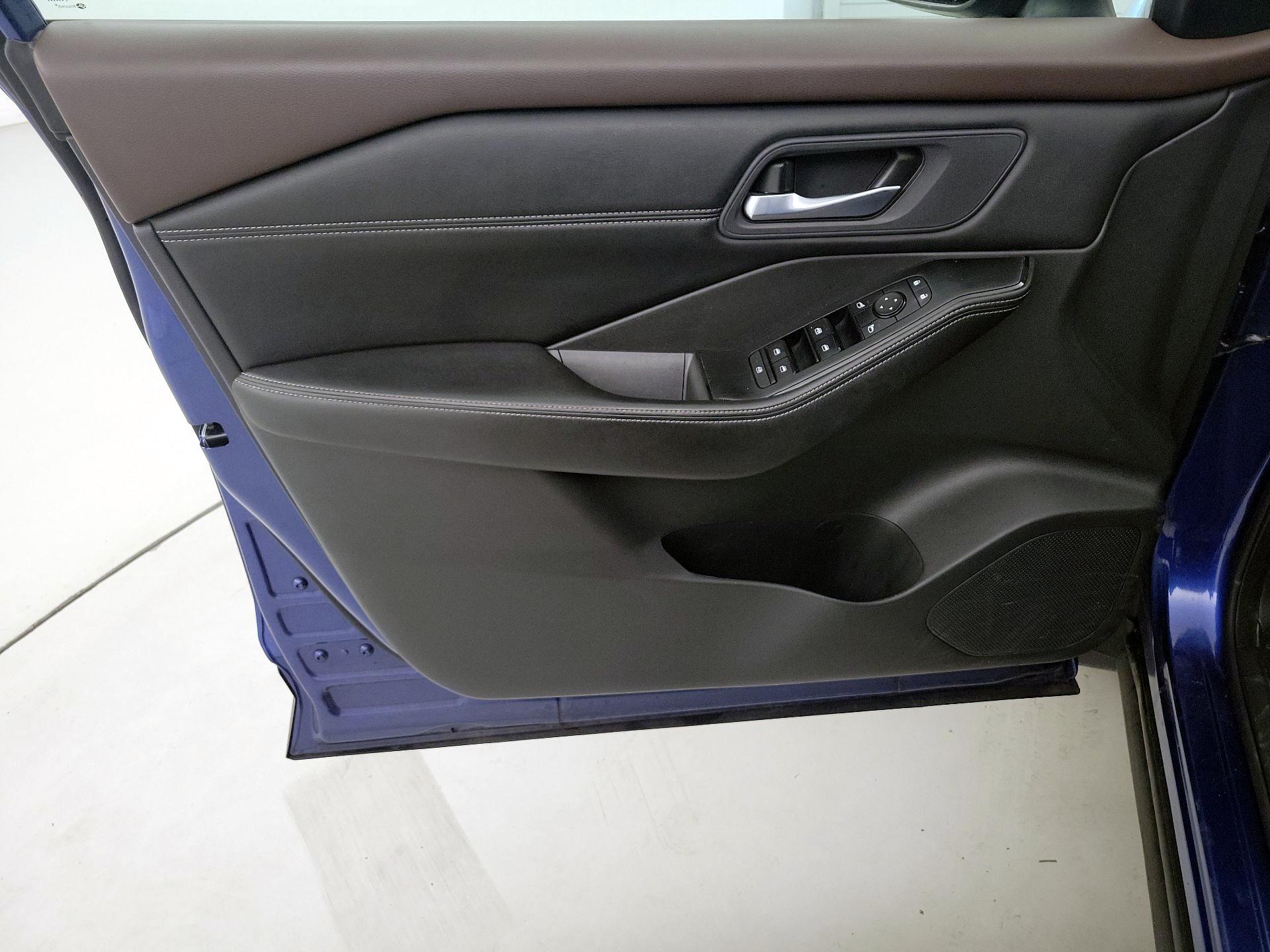 Thumbnail: 2023 Nissan Rogue - 12