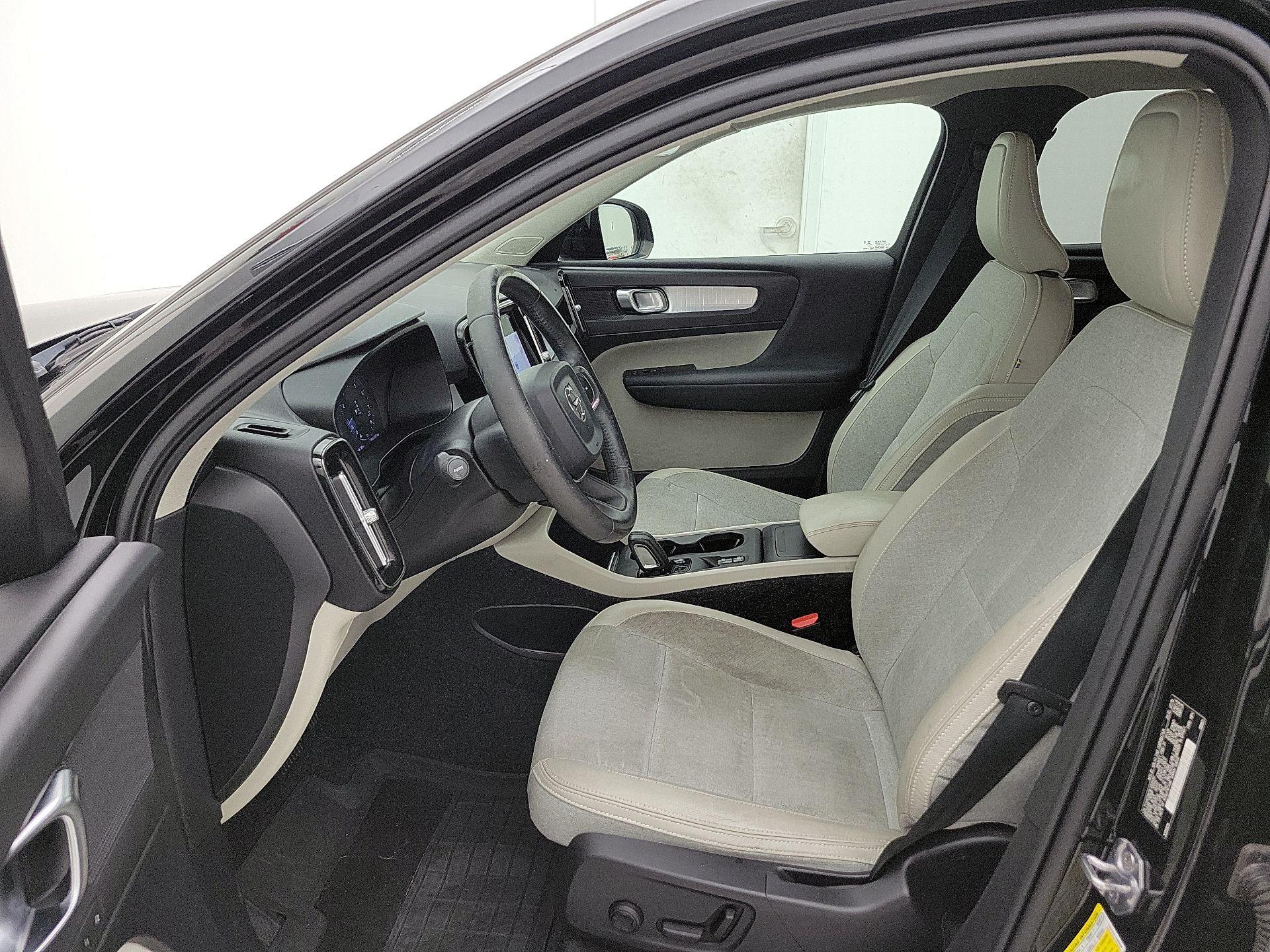 Thumbnail: 2020 Volvo XC40 - 11