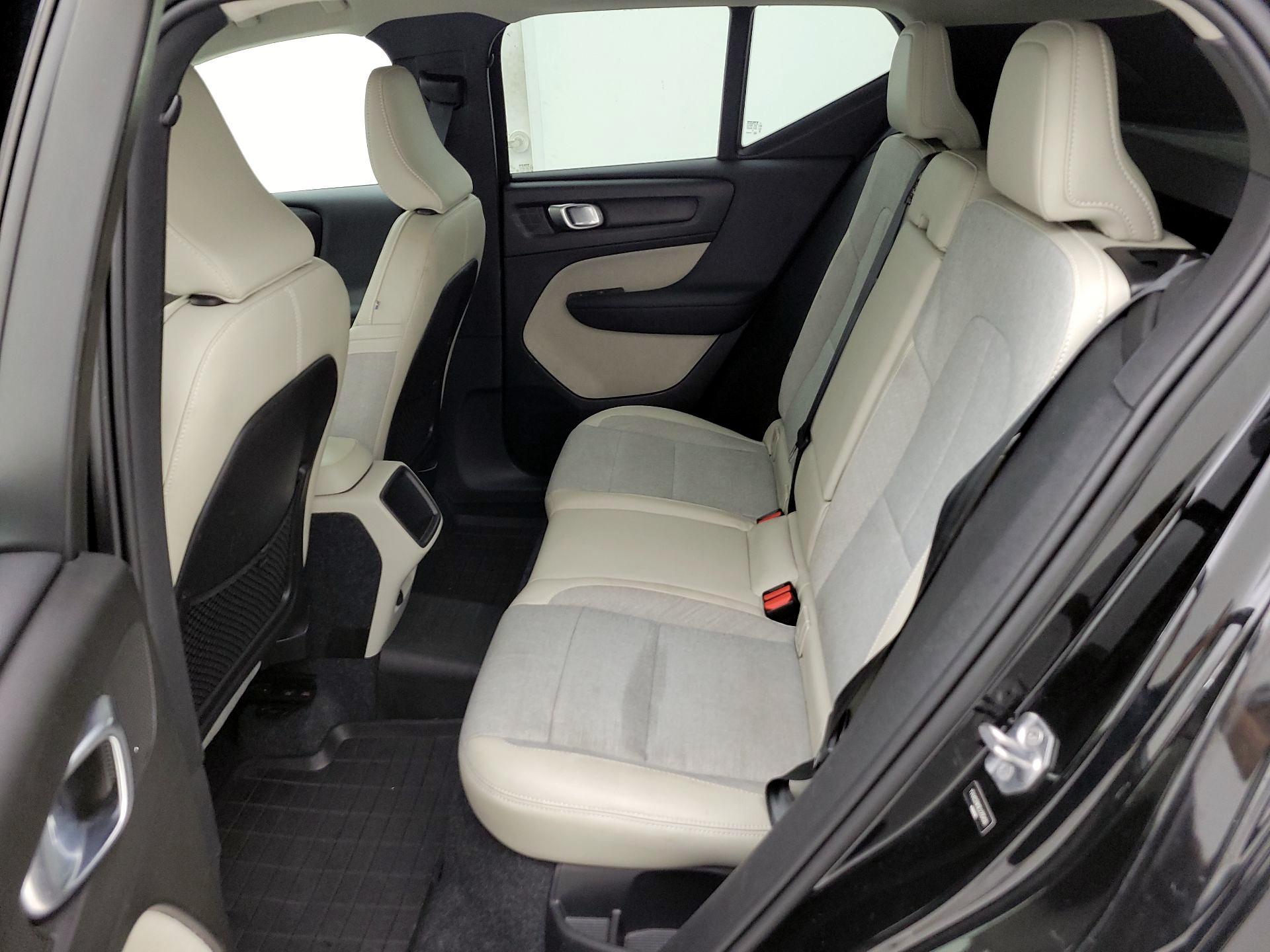 Thumbnail: 2020 Volvo XC40 - 20