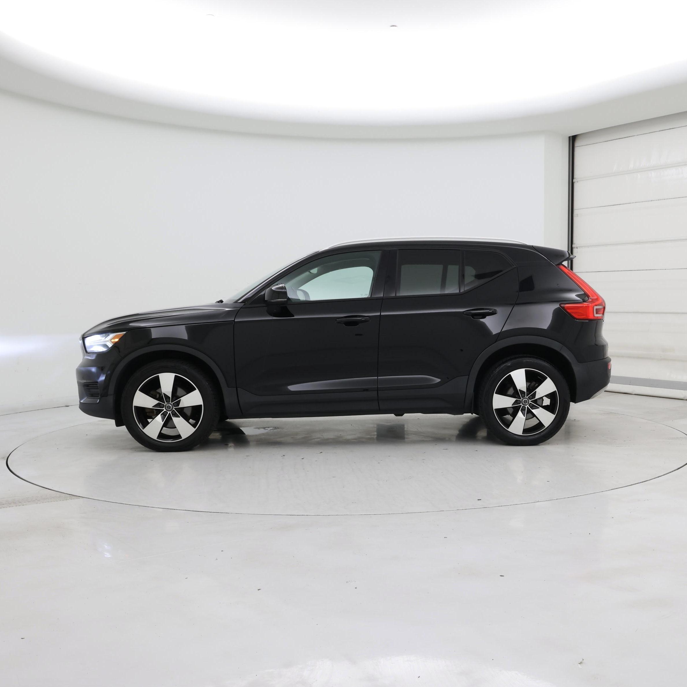 Thumbnail: 2020 Volvo XC40 - 3