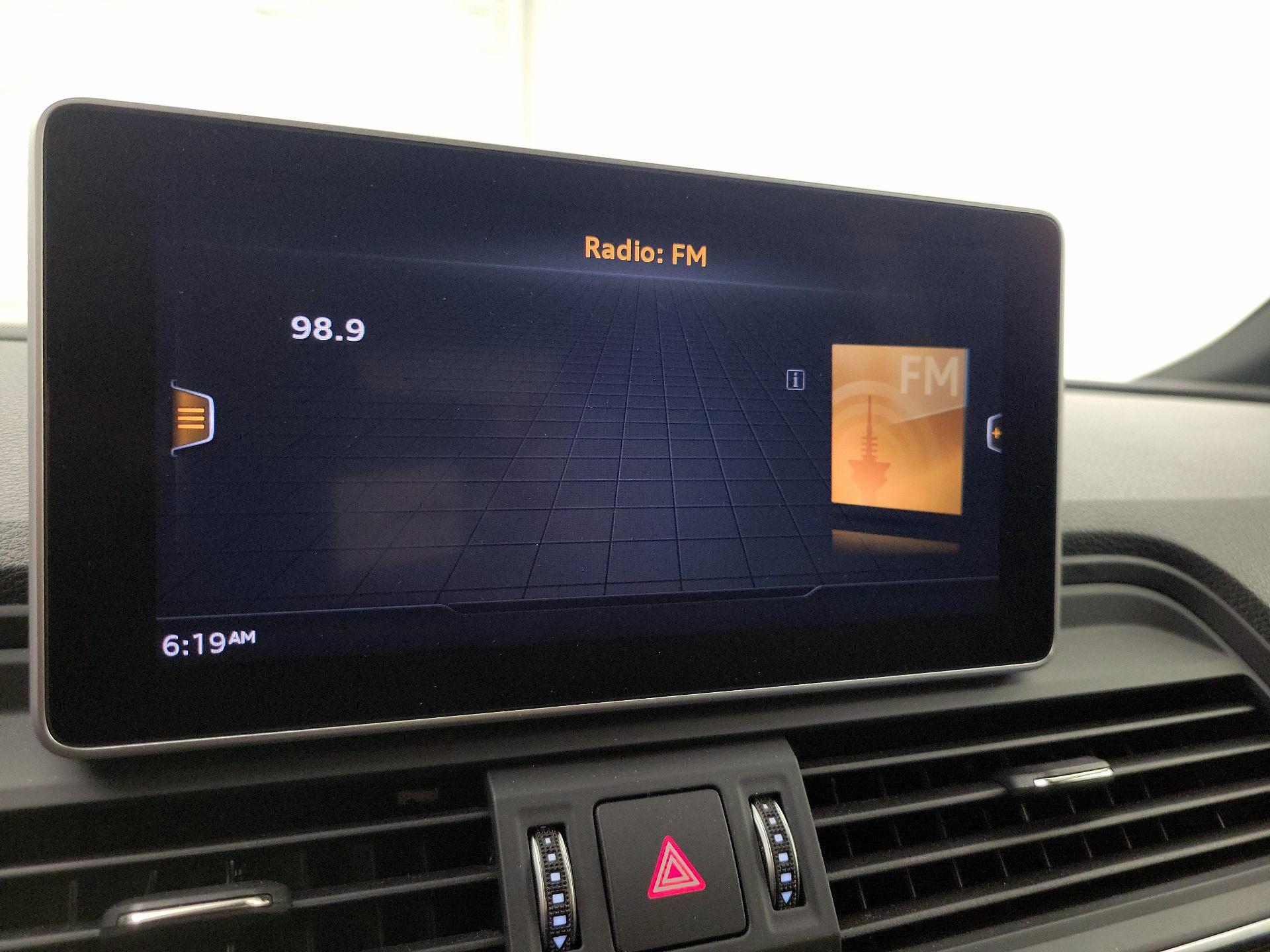 Thumbnail: 2019 Audi SQ5 - 16