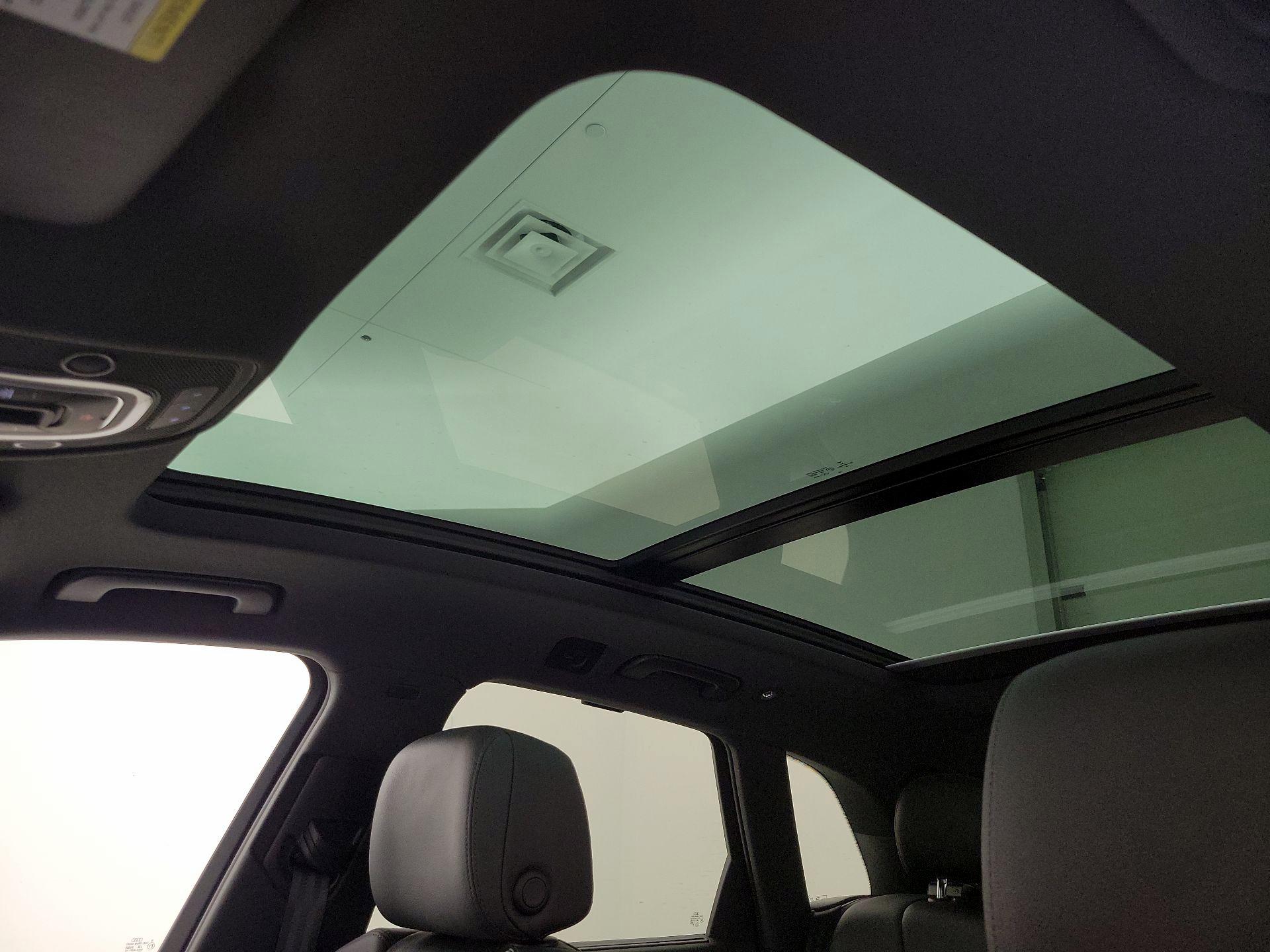 Thumbnail: 2019 Audi SQ5 - 20