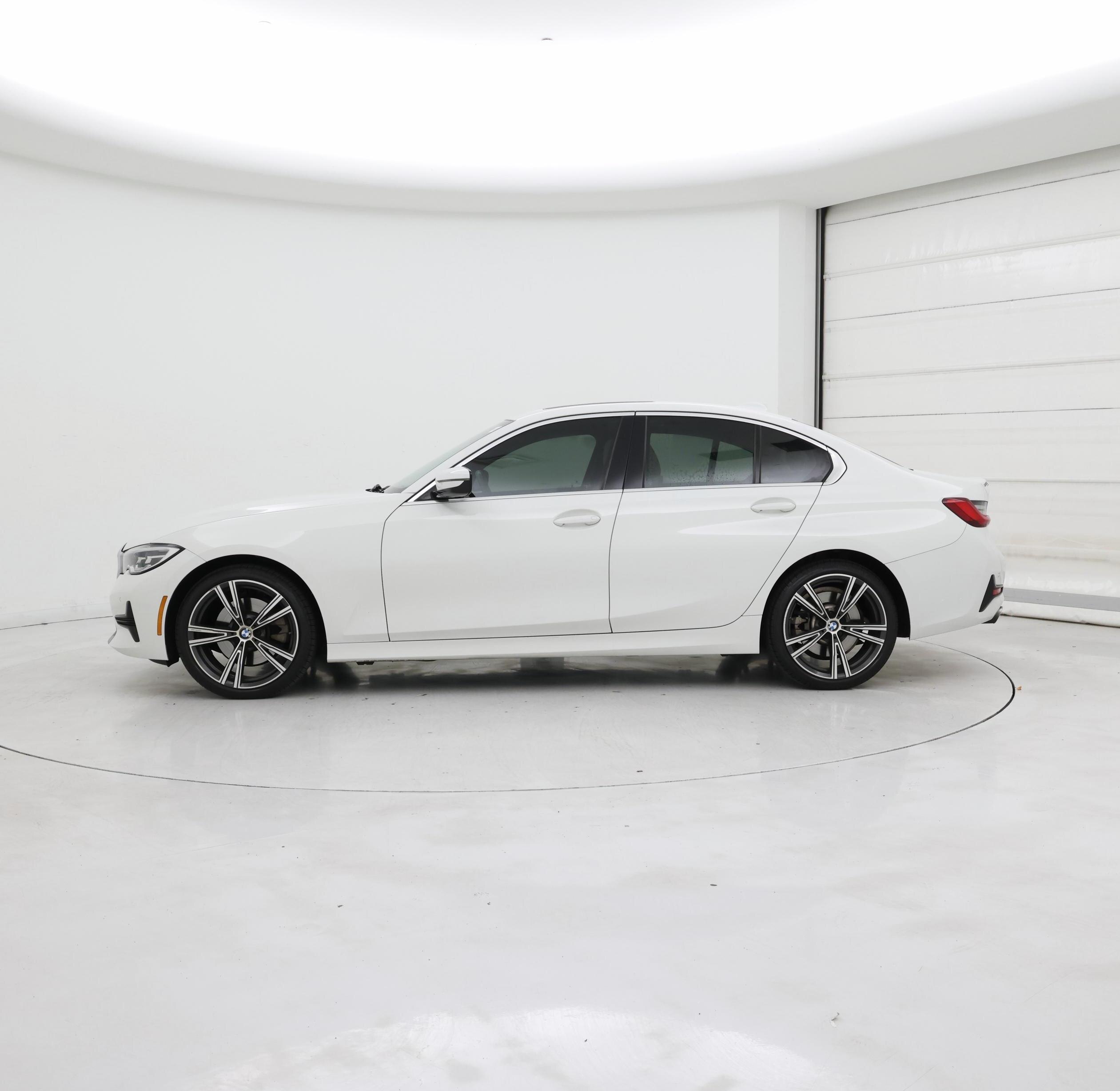 Thumbnail: 2021 BMW 3 Series - 3