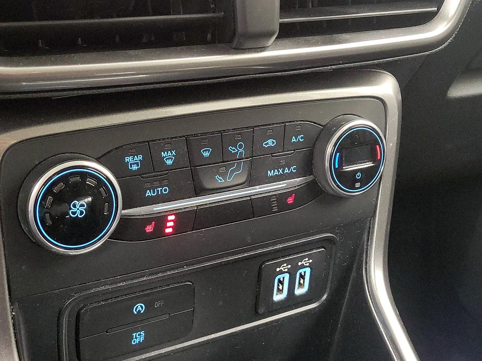 Thumbnail: 2018 Ford EcoSport - 17