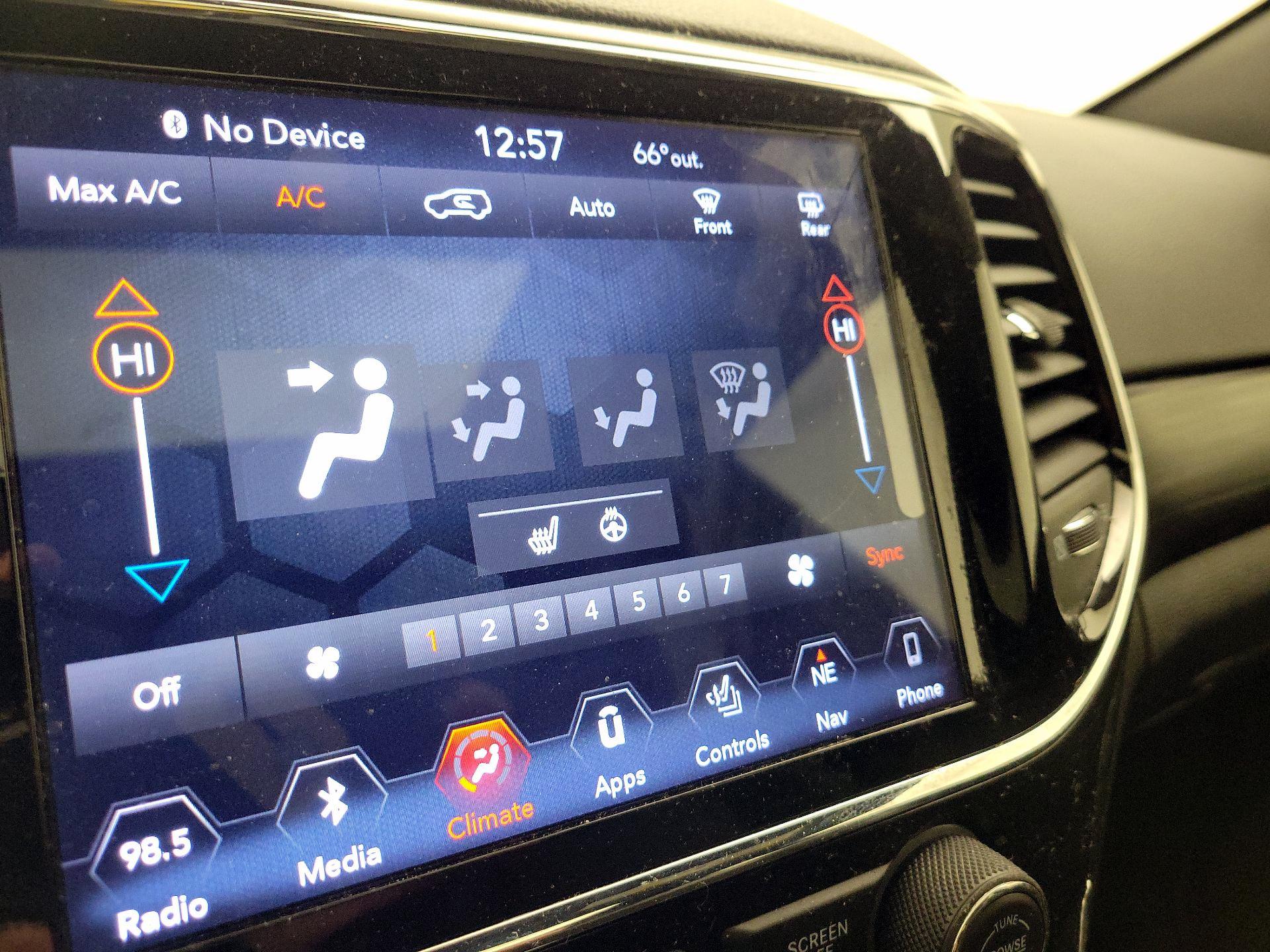 Thumbnail: 2019 Jeep Grand Cherokee - 17