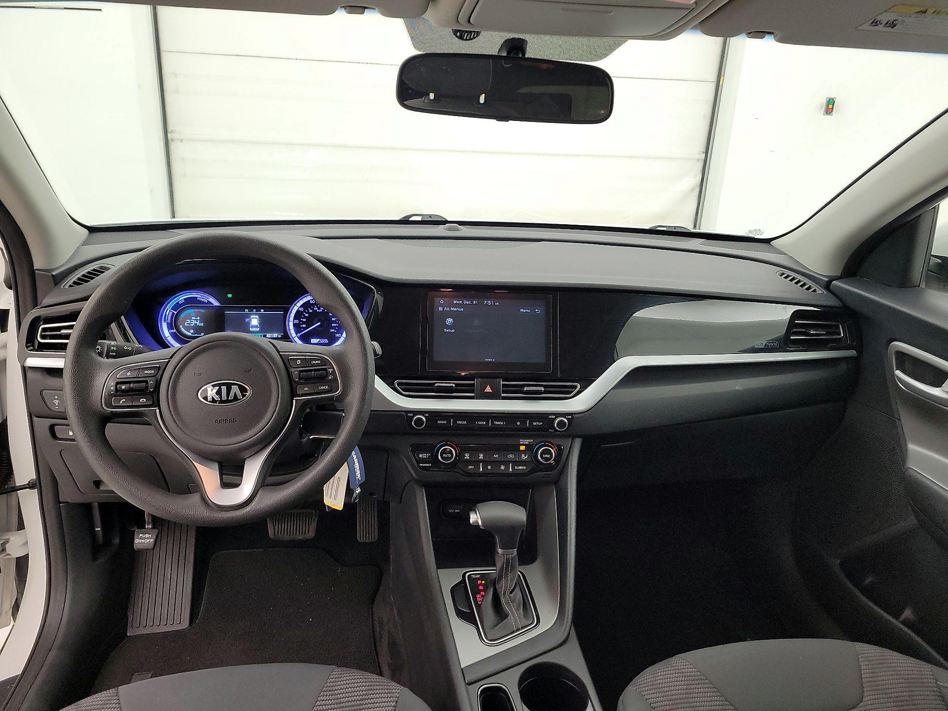 Thumbnail: 2020 Kia Niro - 9