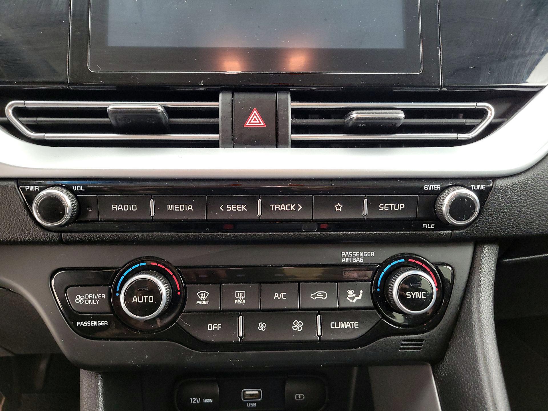 Thumbnail: 2020 Kia Niro - 16