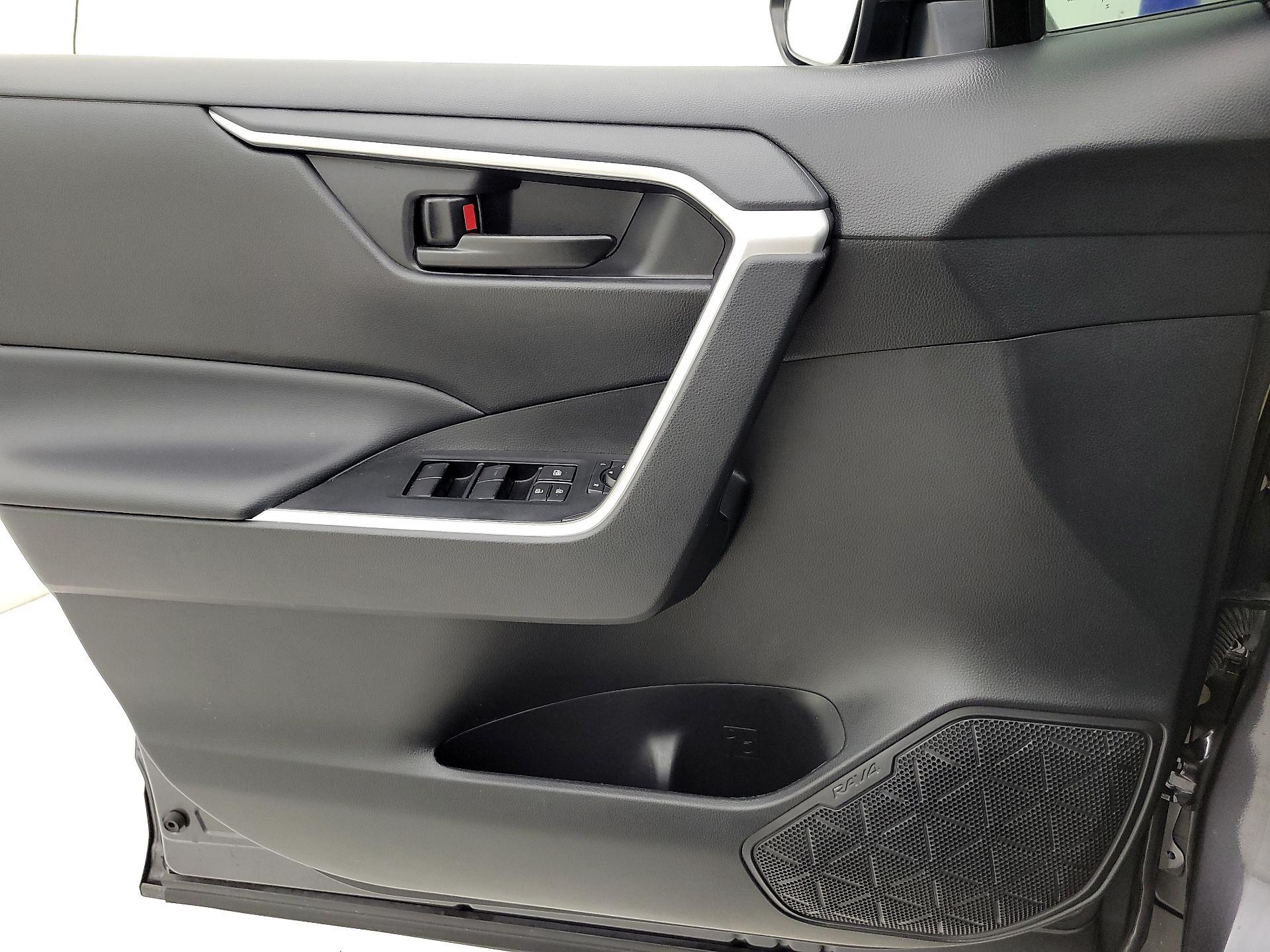 Thumbnail: 2023 Toyota RAV4 - 12