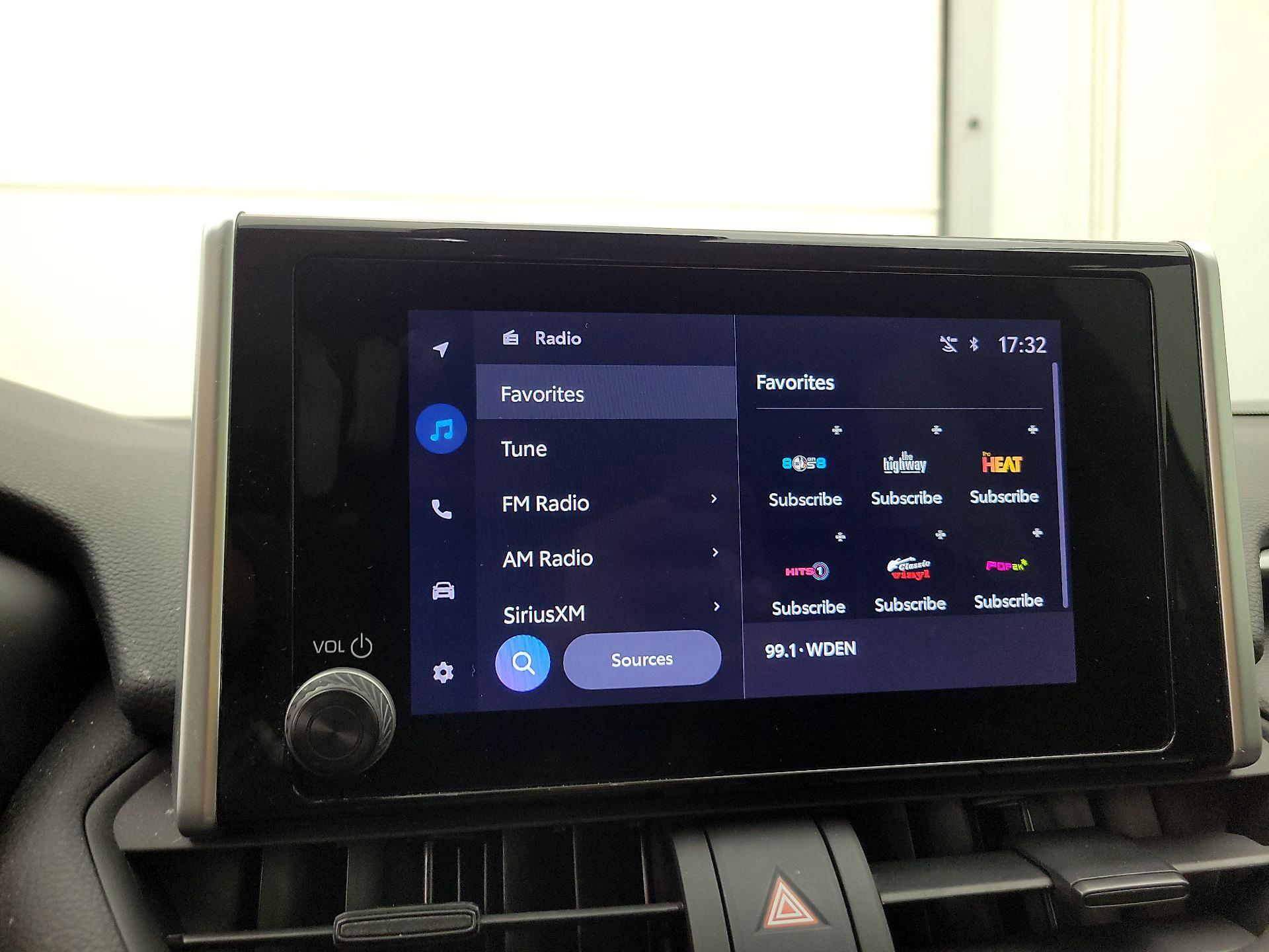 Thumbnail: 2023 Toyota RAV4 - 15