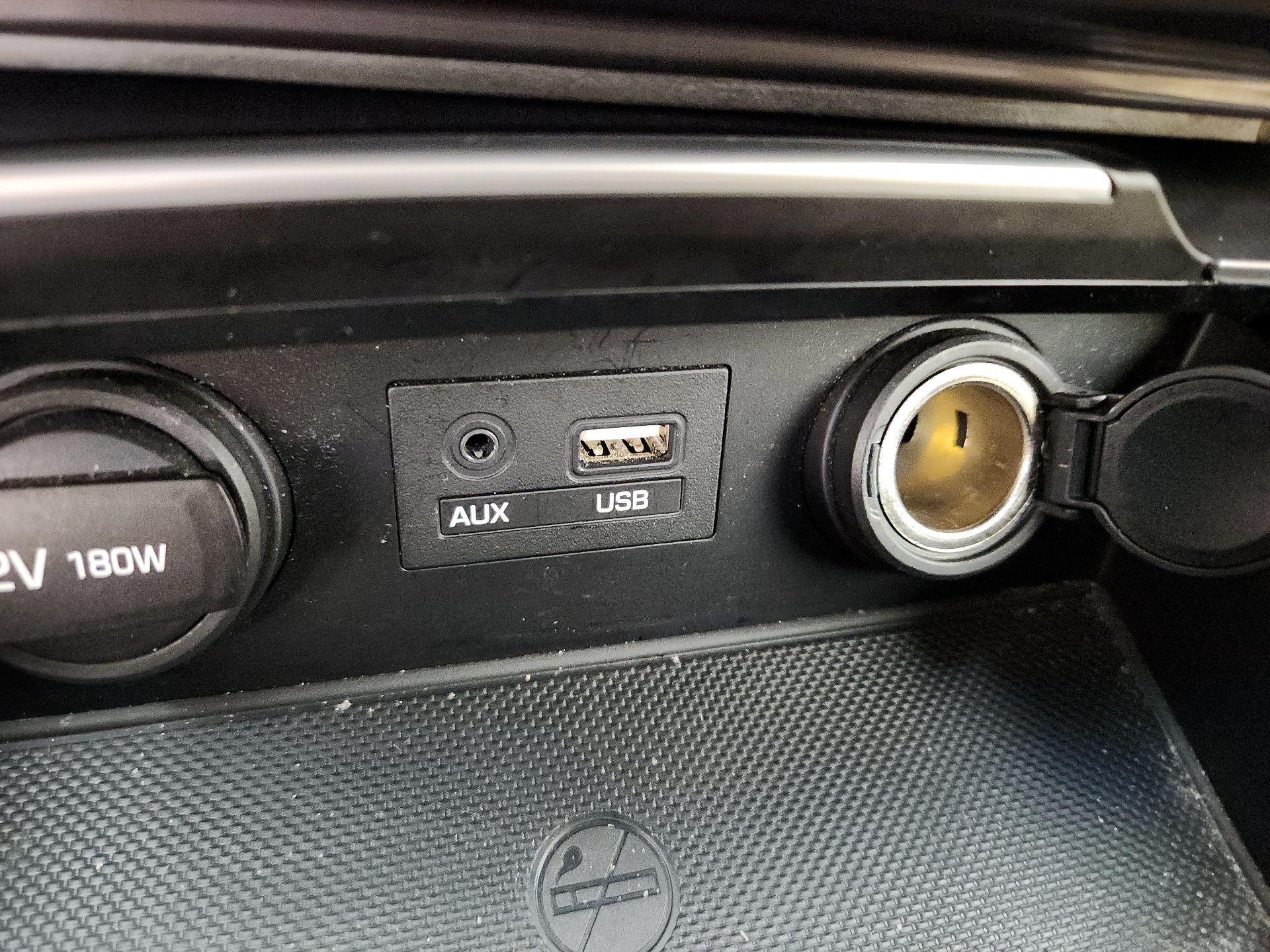 Thumbnail: 2017 Genesis G80 - 19