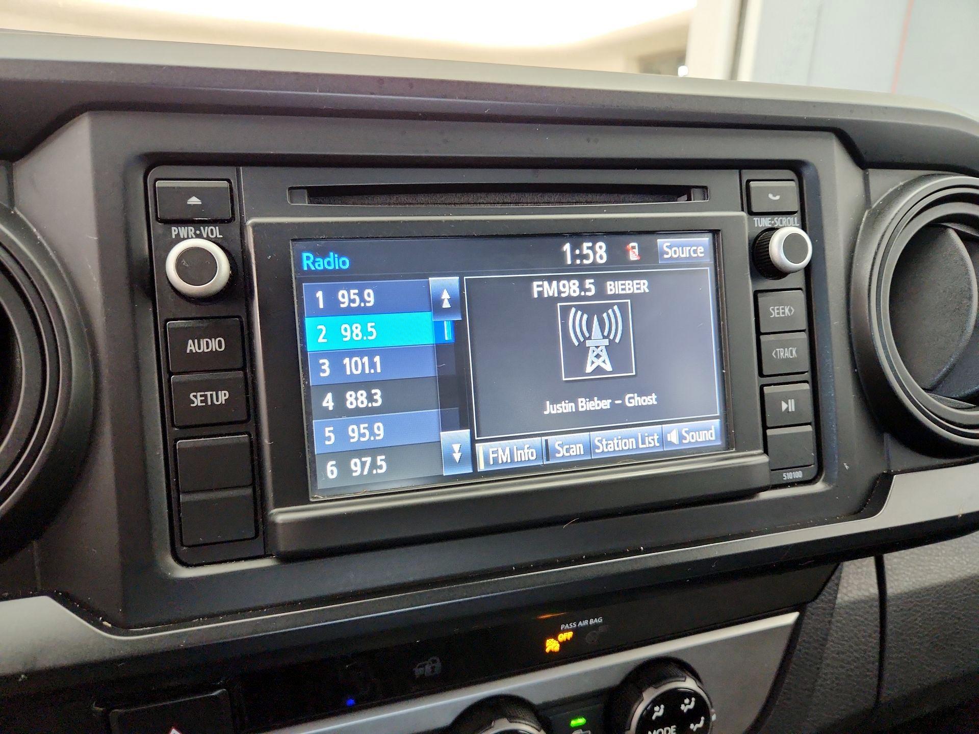 Thumbnail: 2018 Toyota Tacoma - 15