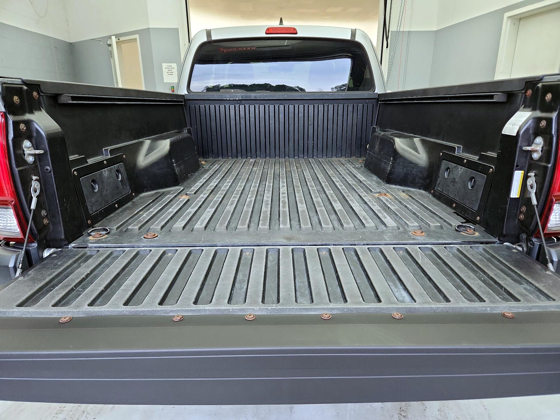 Thumbnail: 2018 Toyota Tacoma - 19