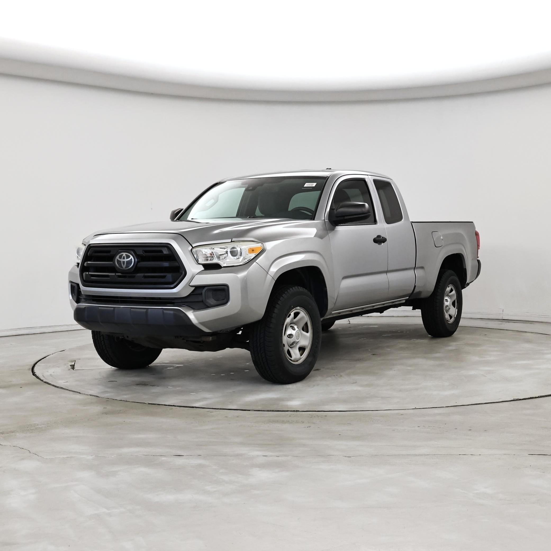 Thumbnail: 2018 Toyota Tacoma - 4