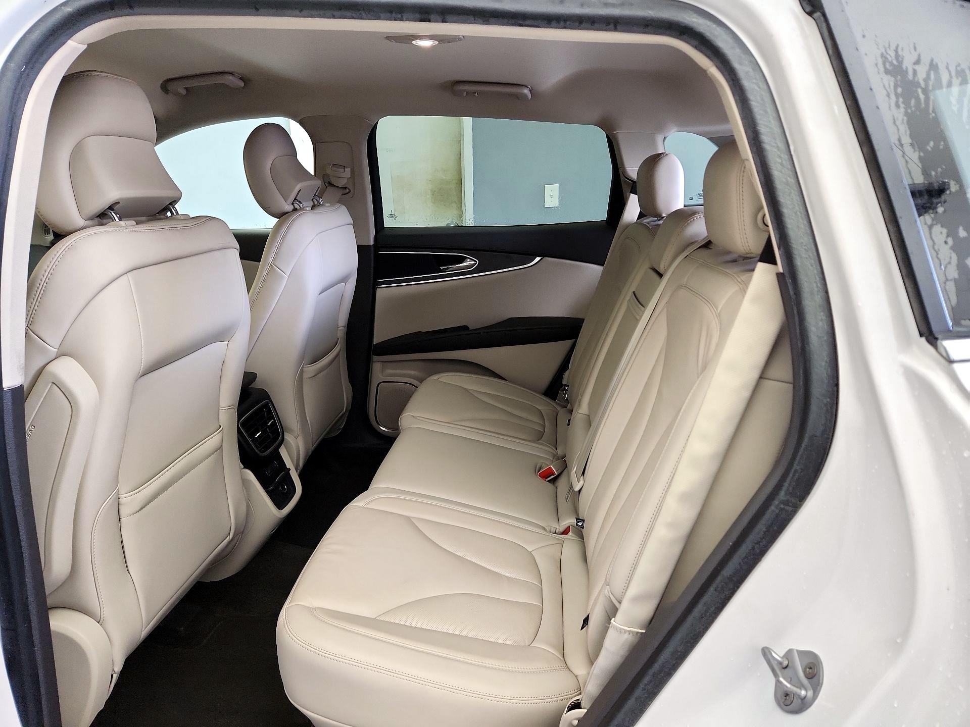 Thumbnail: 2017 Lincoln MKX - 19