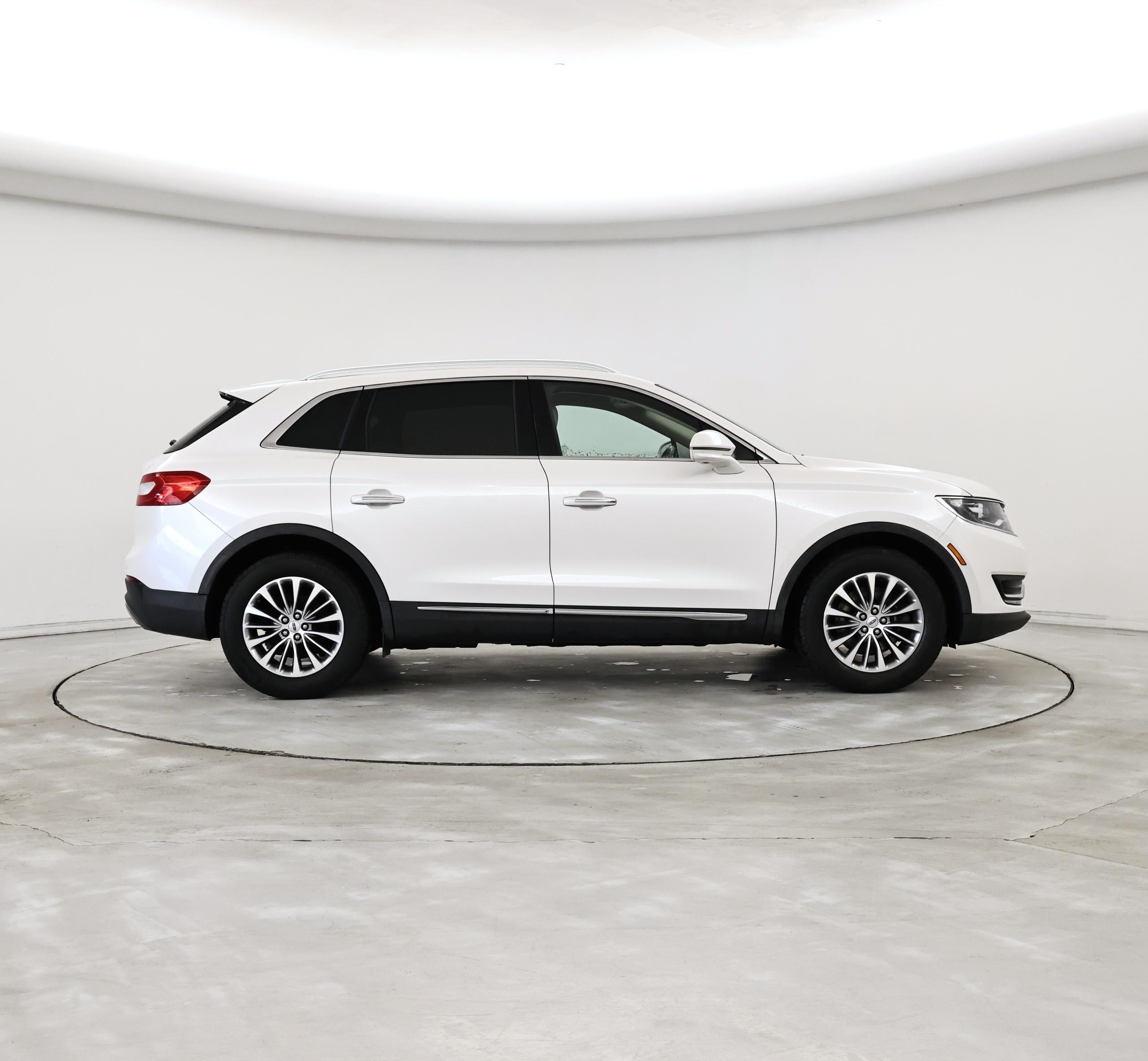 Thumbnail: 2017 Lincoln MKX - 7