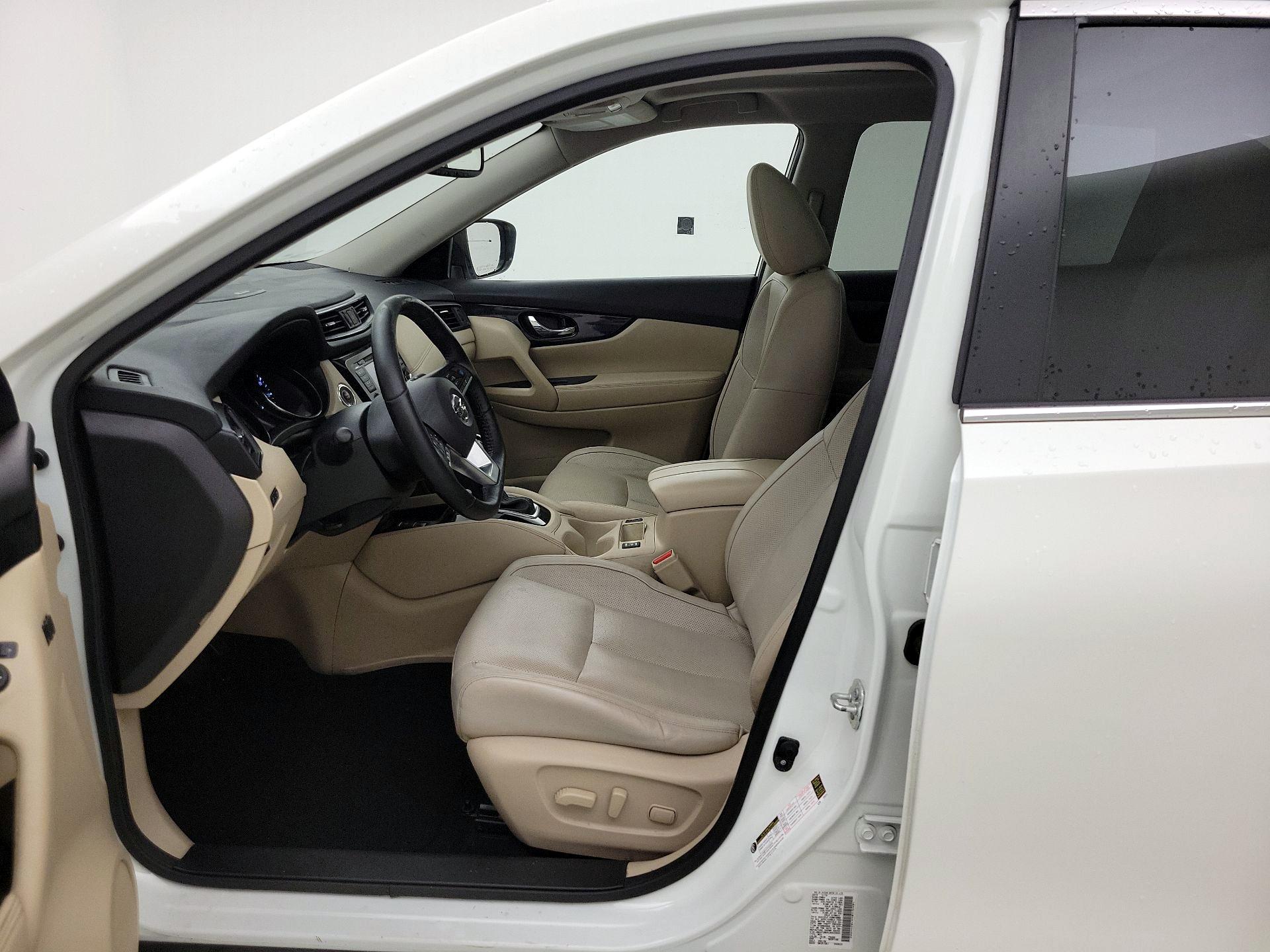 Thumbnail: 2018 Nissan Rogue - 11