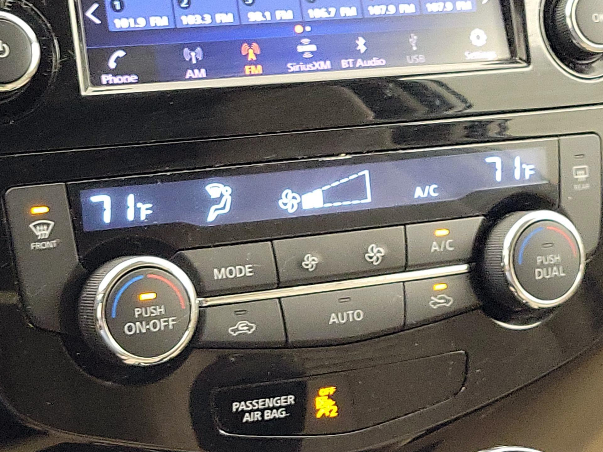 Thumbnail: 2018 Nissan Rogue - 17