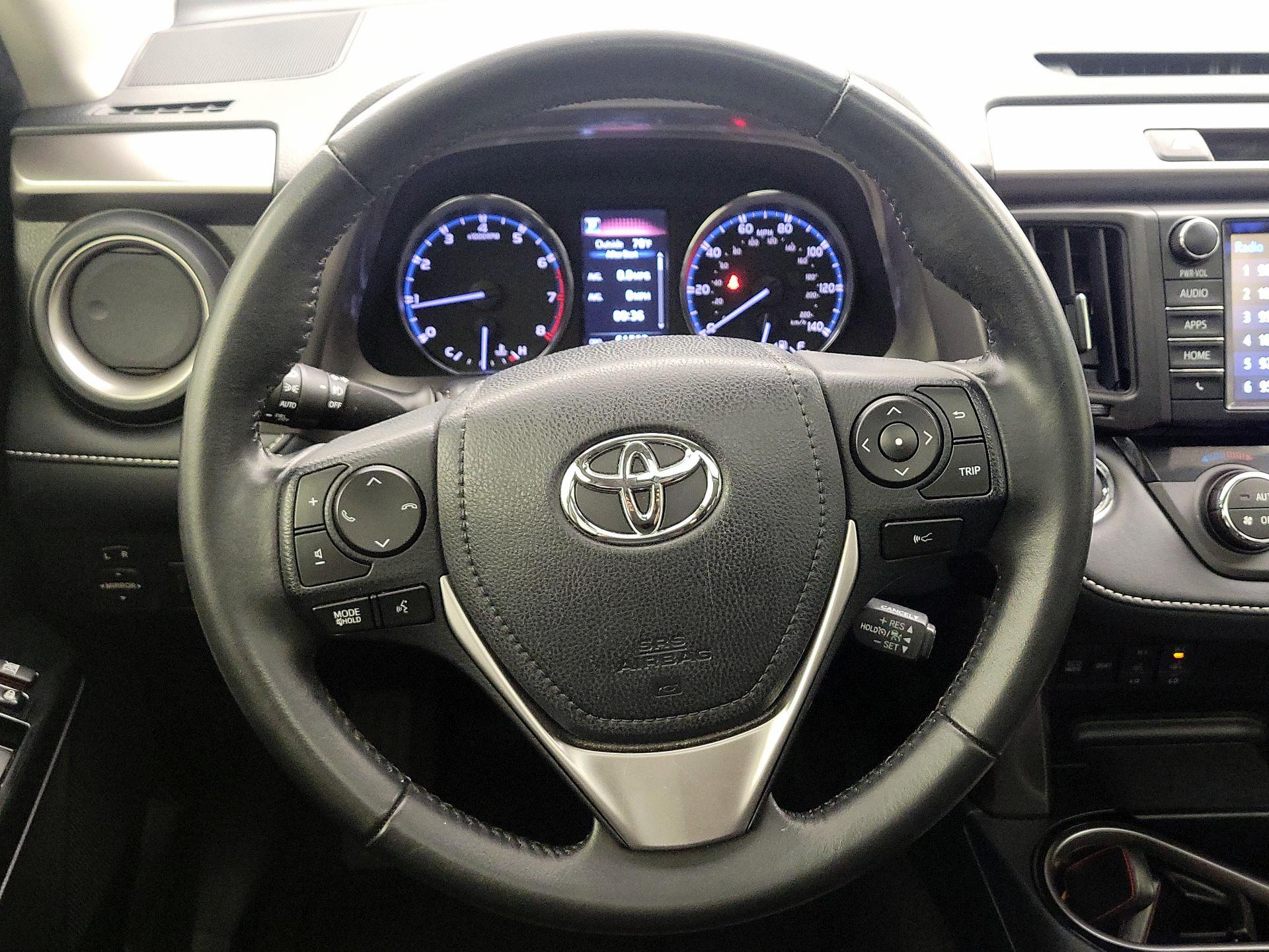 Thumbnail: 2018 Toyota RAV4 - 10
