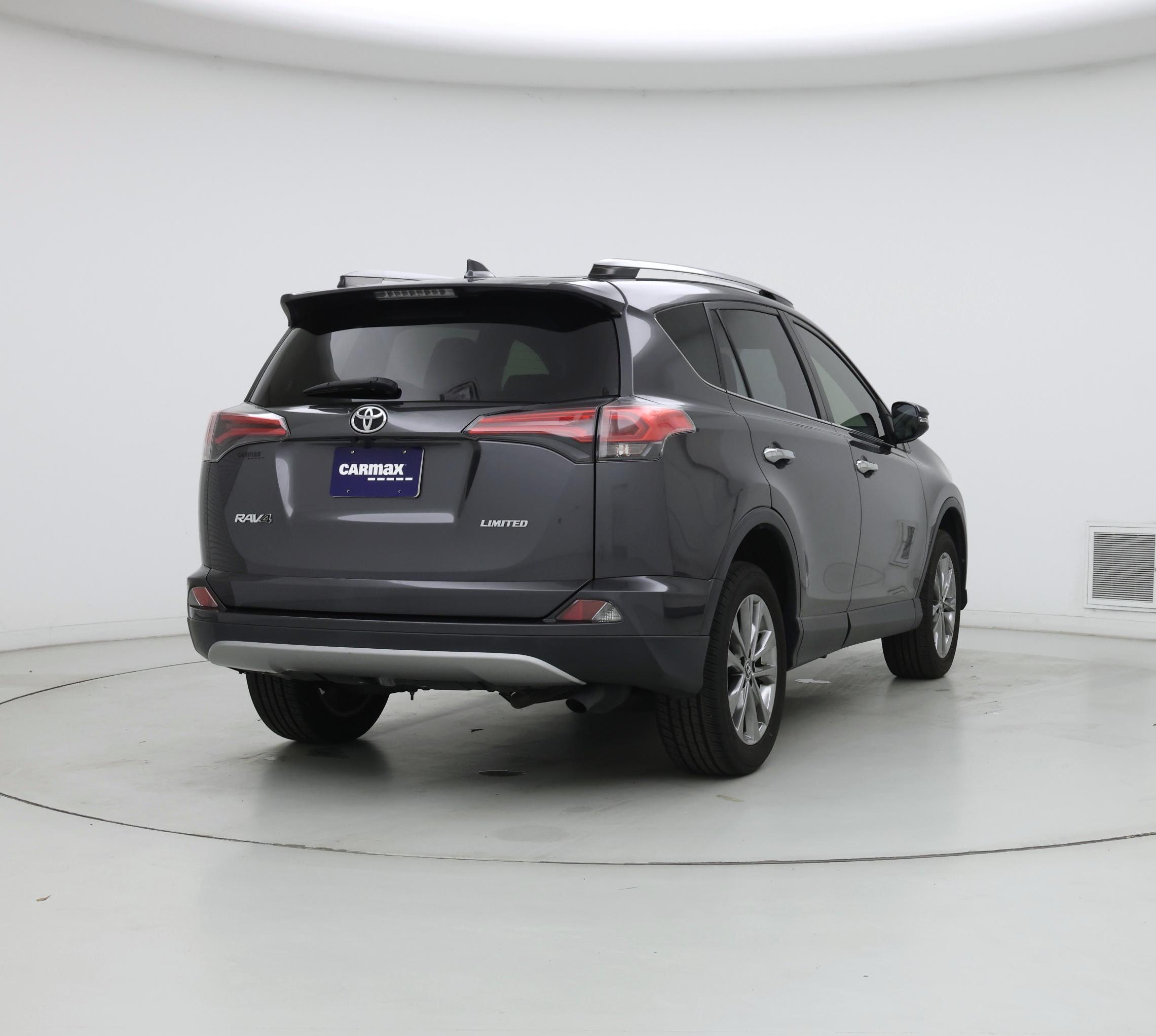 Thumbnail: 2018 Toyota RAV4 - 8