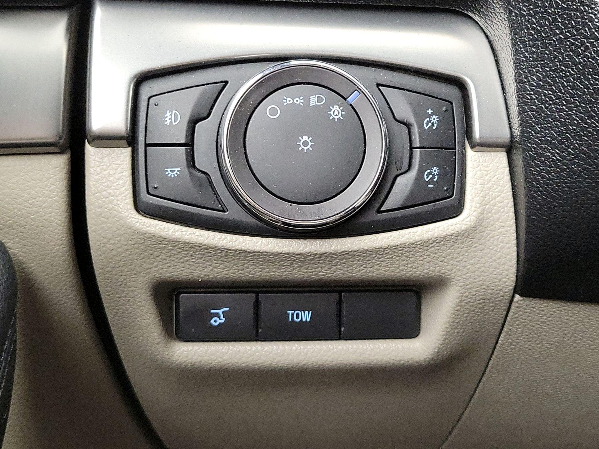 Thumbnail: 2018 Ford Explorer - 13