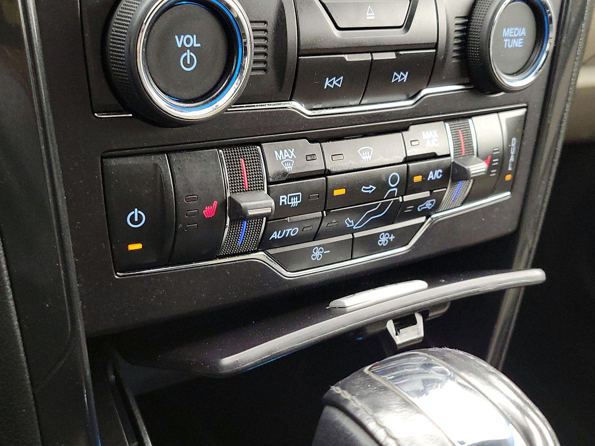 Thumbnail: 2018 Ford Explorer - 17