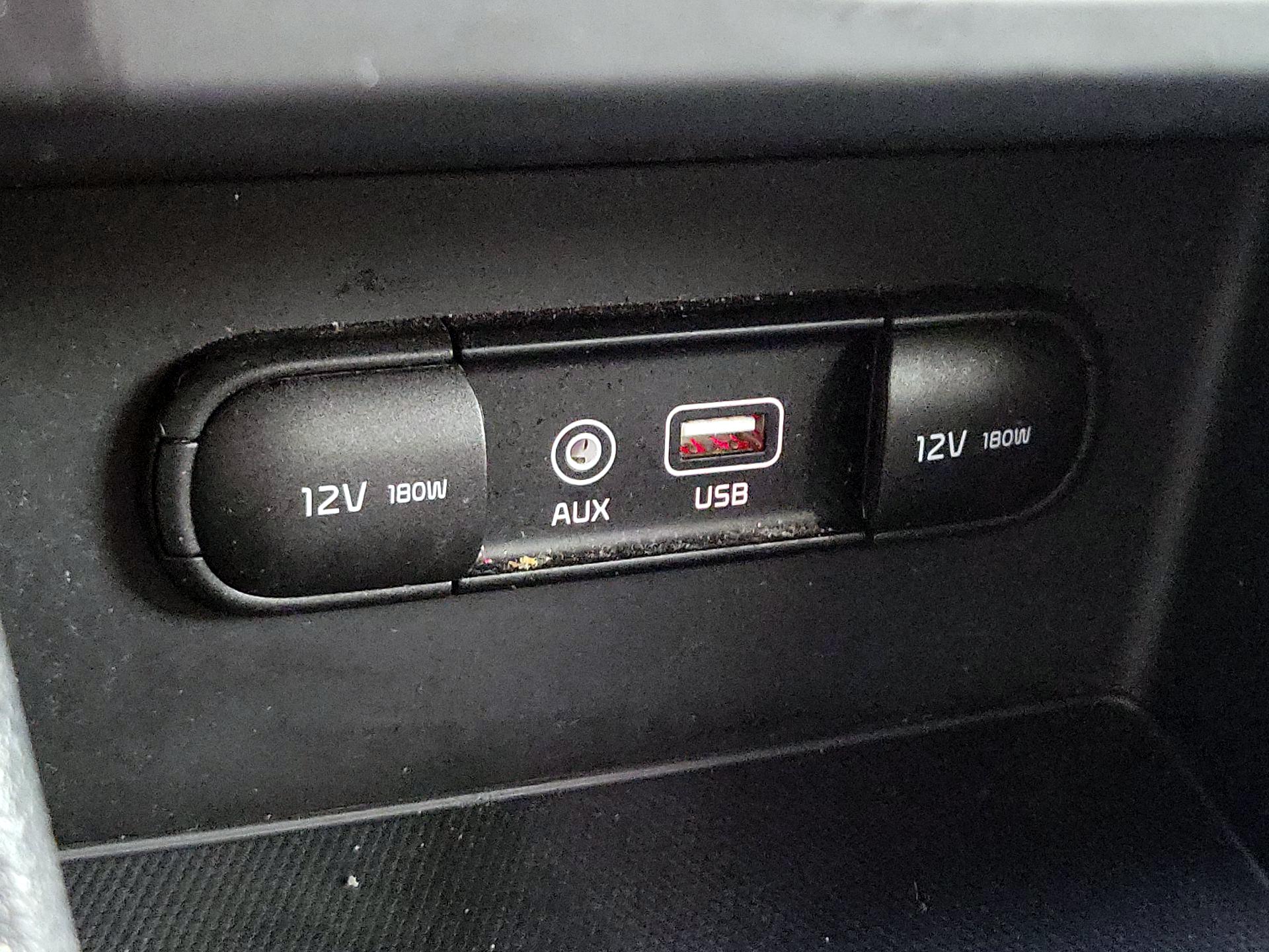 Thumbnail: 2019 Kia Niro - 18