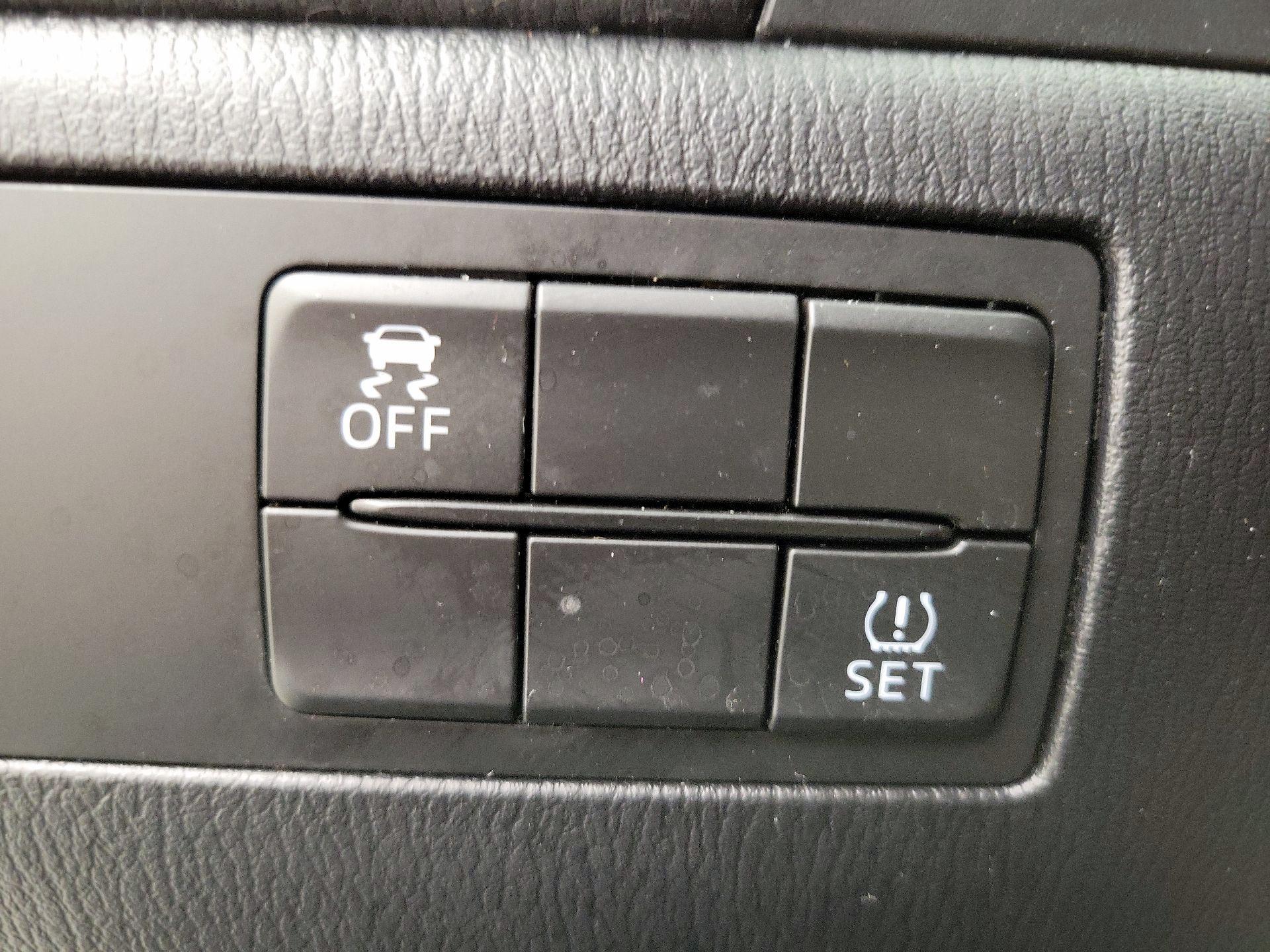 Thumbnail: 2018 Mazda Mazda3 - 13