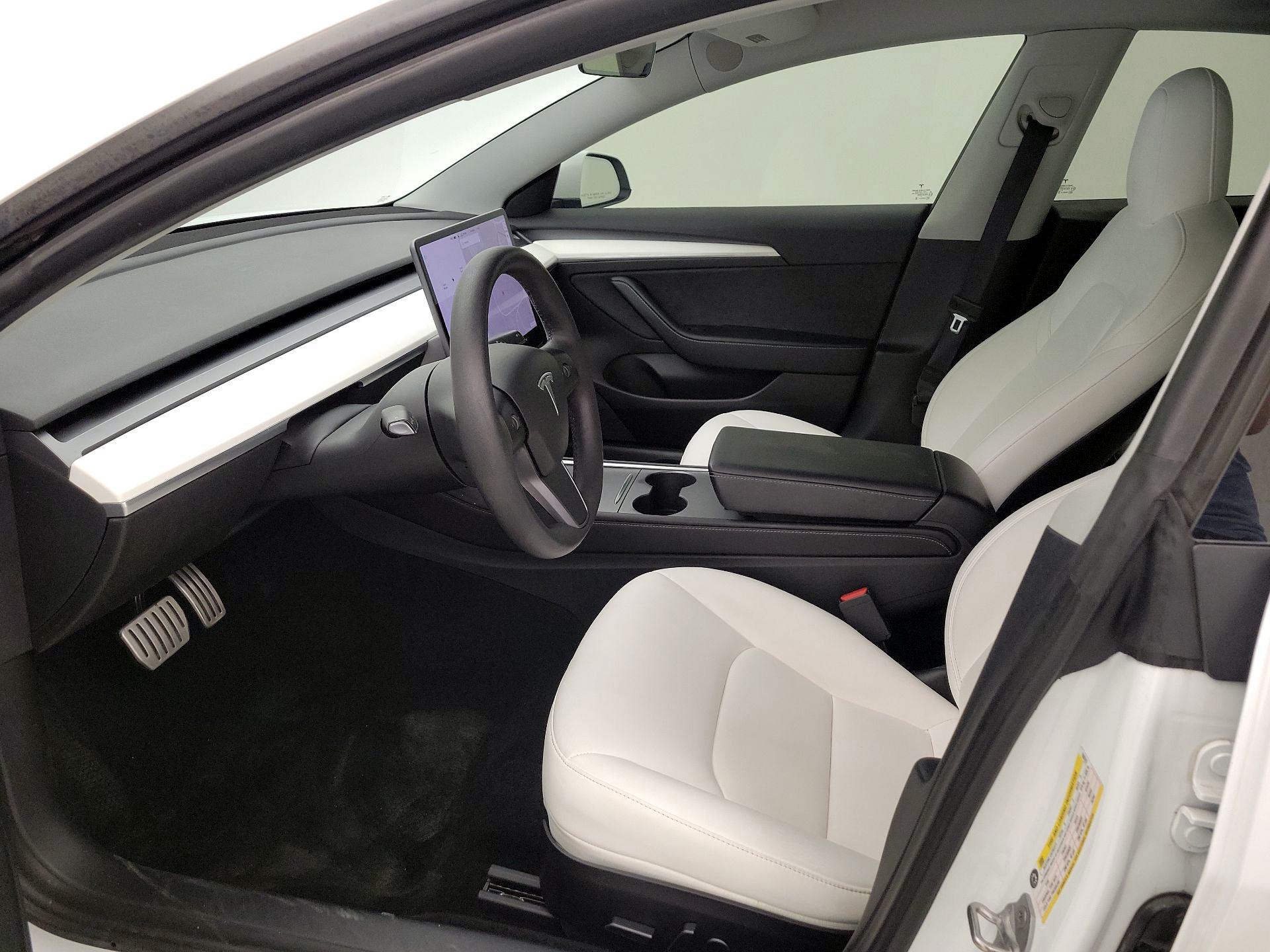 Thumbnail: 2021 Tesla Model 3 - 11