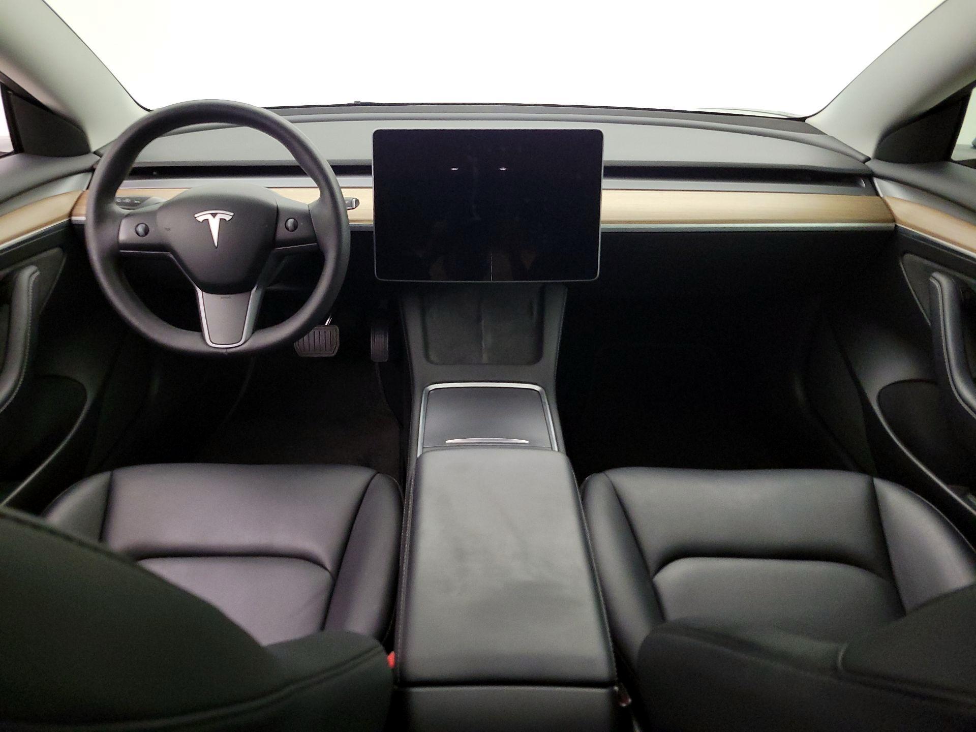 Thumbnail: 2023 Tesla Model 3 - 9