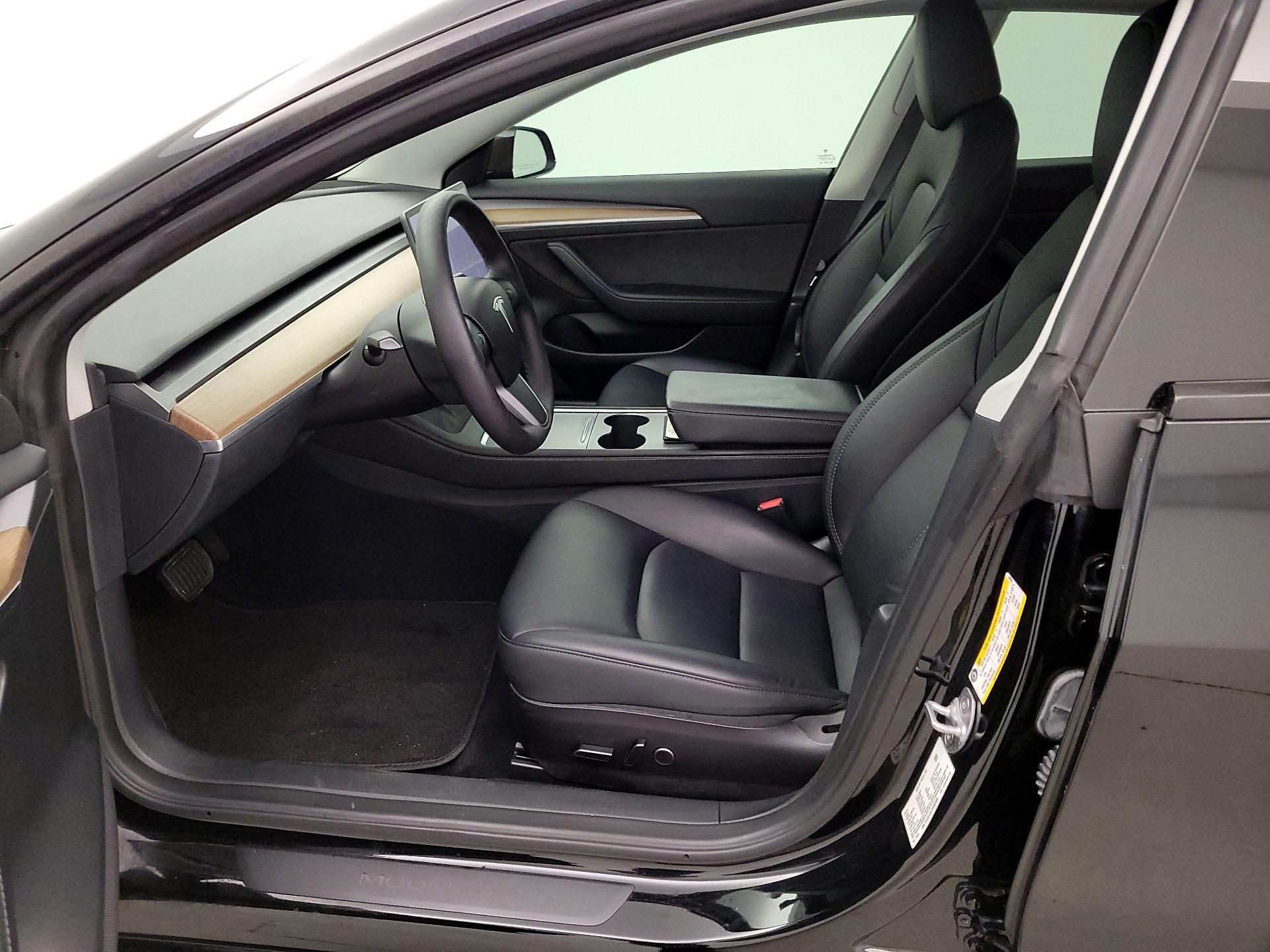 Thumbnail: 2023 Tesla Model 3 - 11