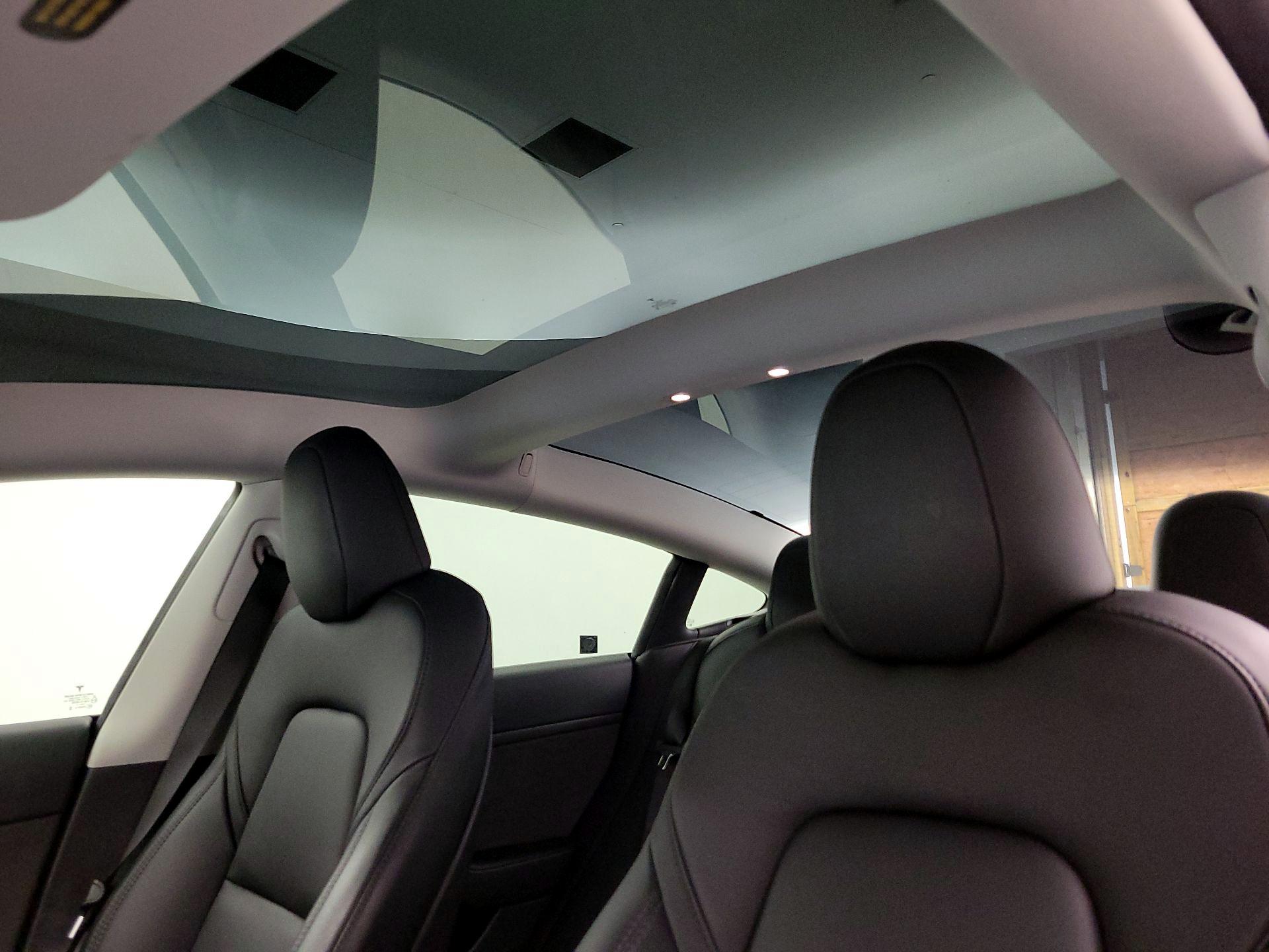 Thumbnail: 2023 Tesla Model 3 - 19