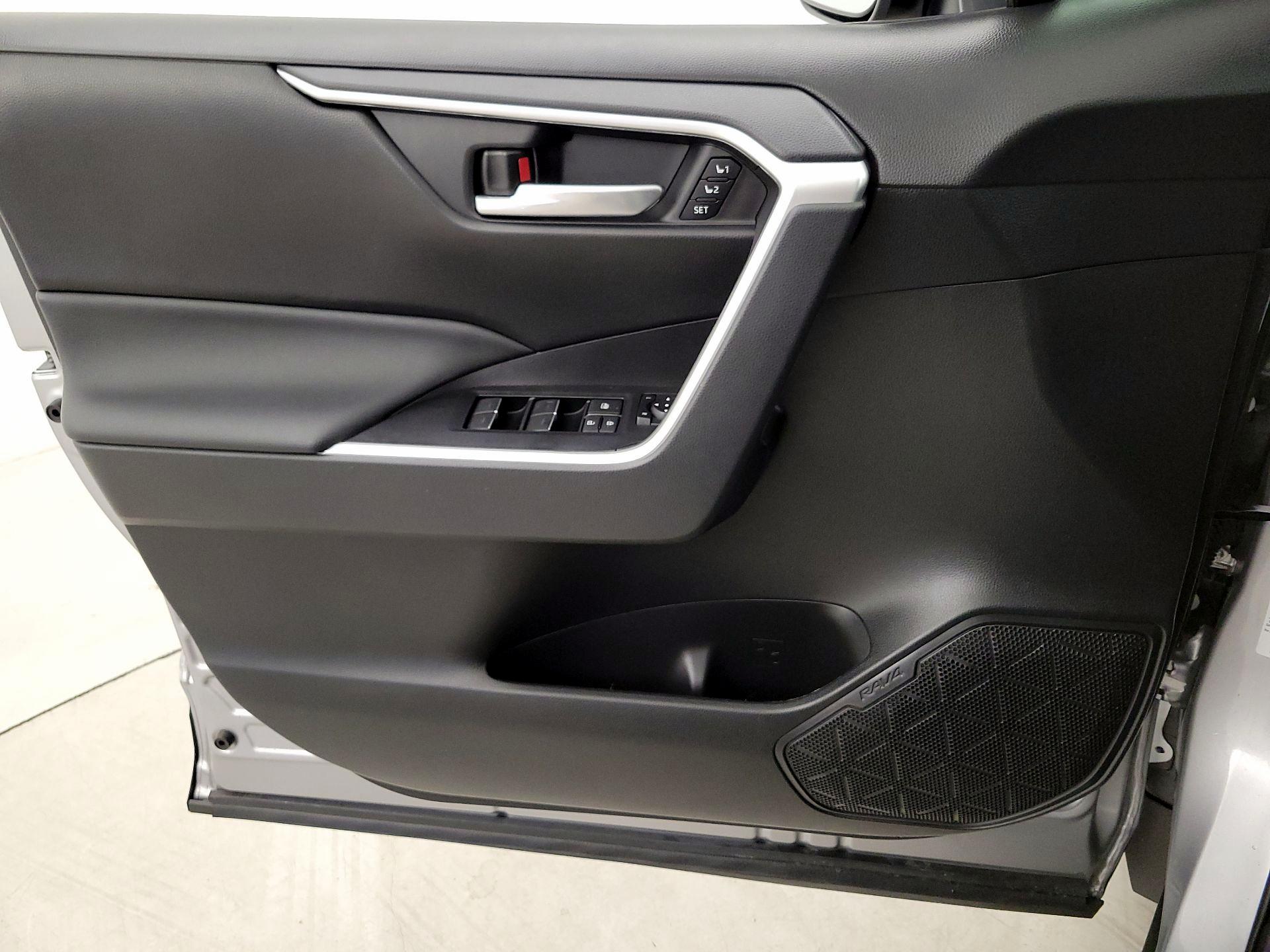 Thumbnail: 2023 Toyota RAV4 - 12